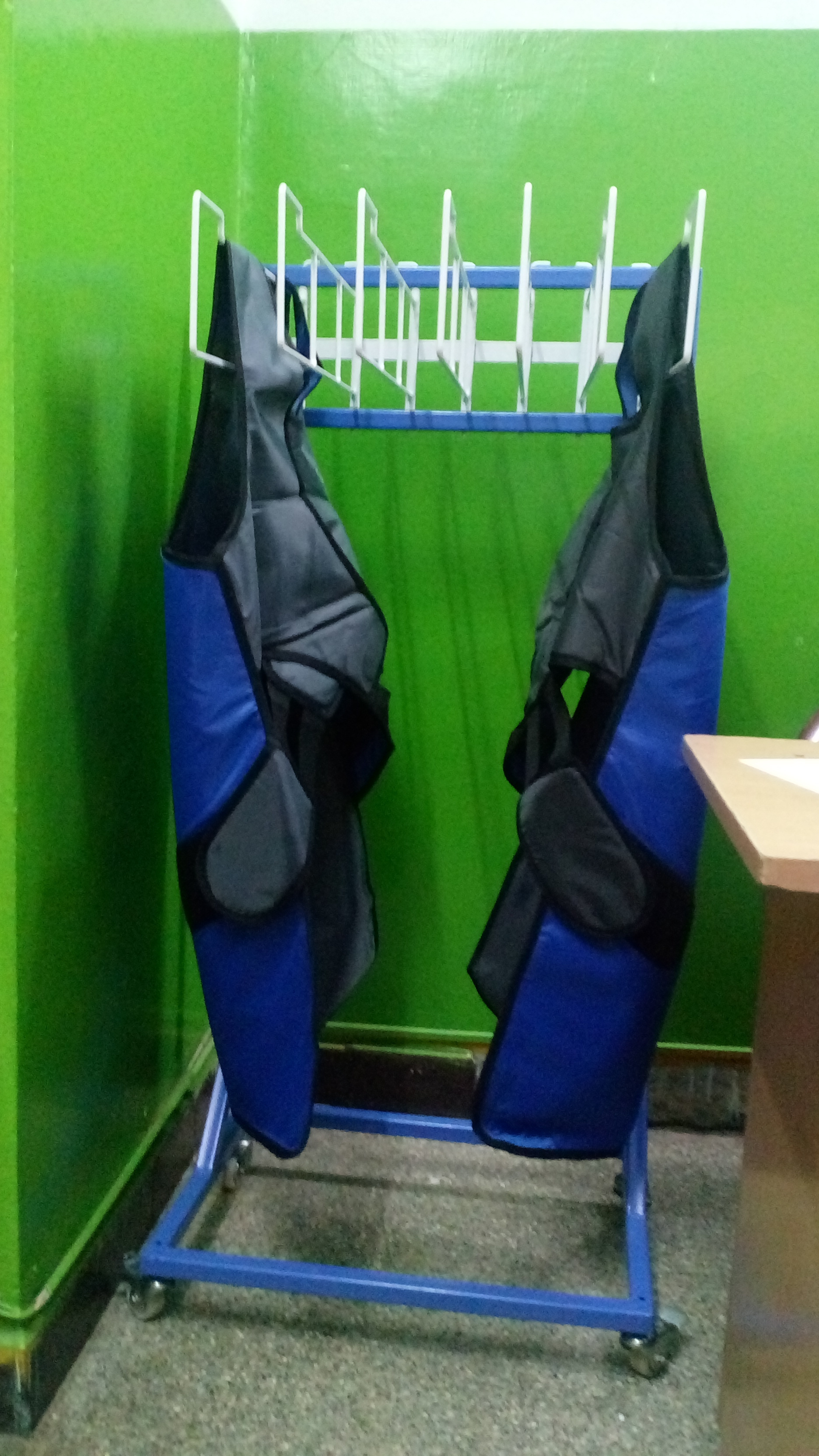 Apron Stand