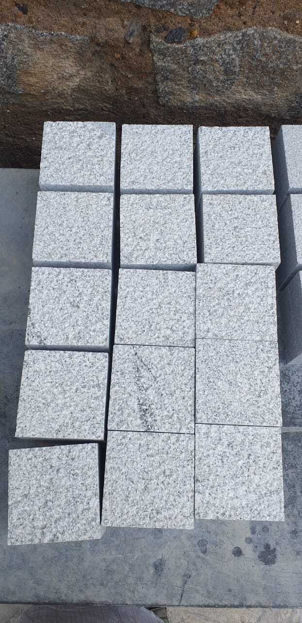 Grey Granite Cobbles Flamed Surface - Application: Park