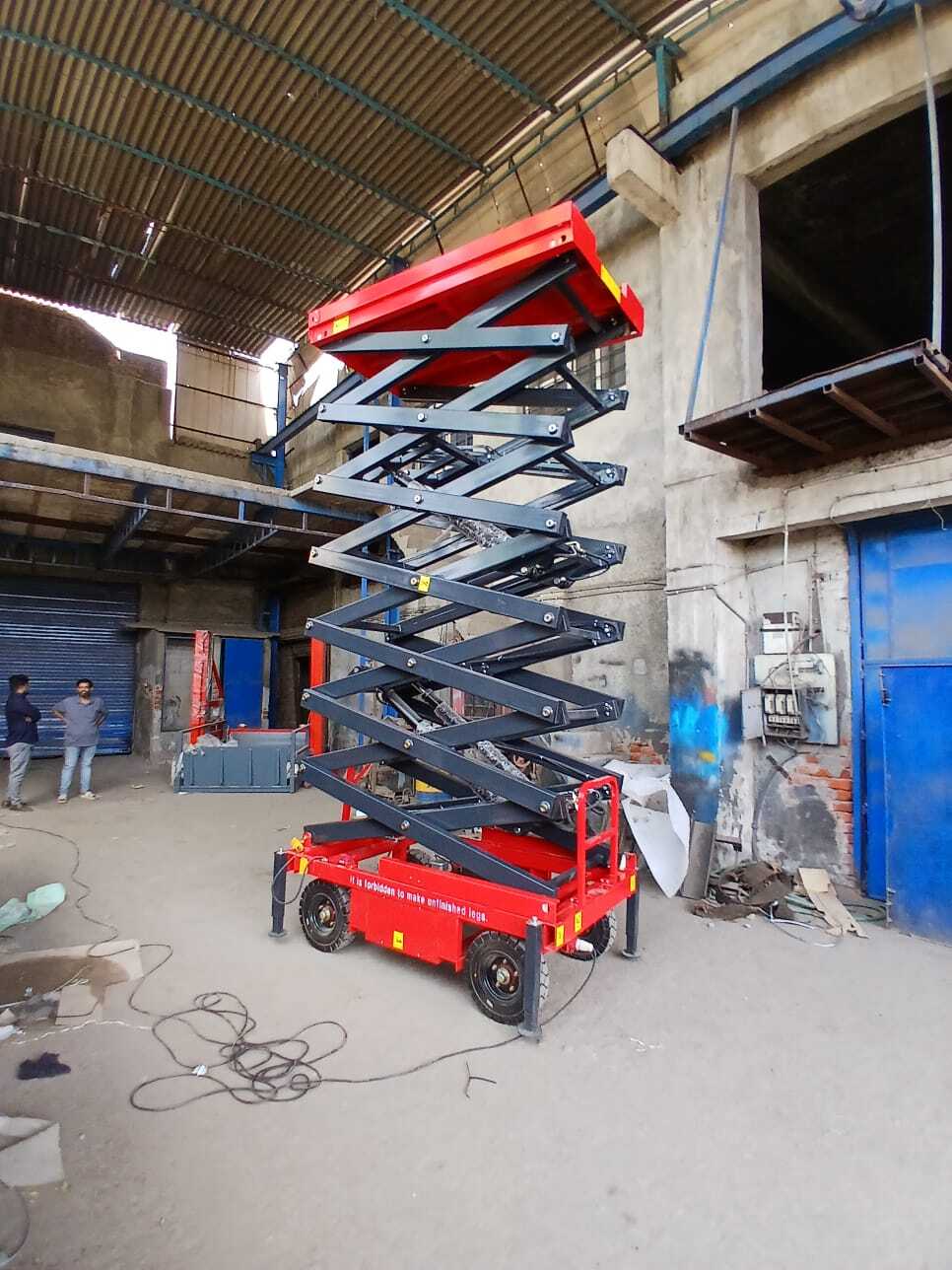 Hydraulic Movable Scissor Lift Table - 50 Feet Max Height 5 Ton Capacity New Condition Strong Structure Corrosion Resistant Easy Operation