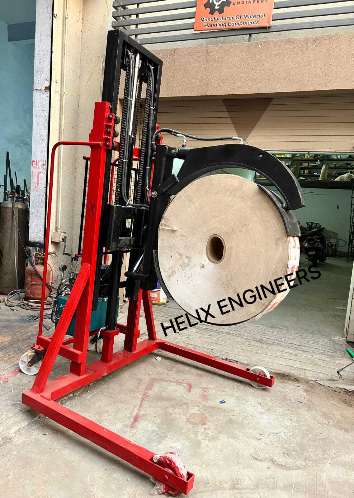 Consume Less Power Paper Roll Clamp Stacker