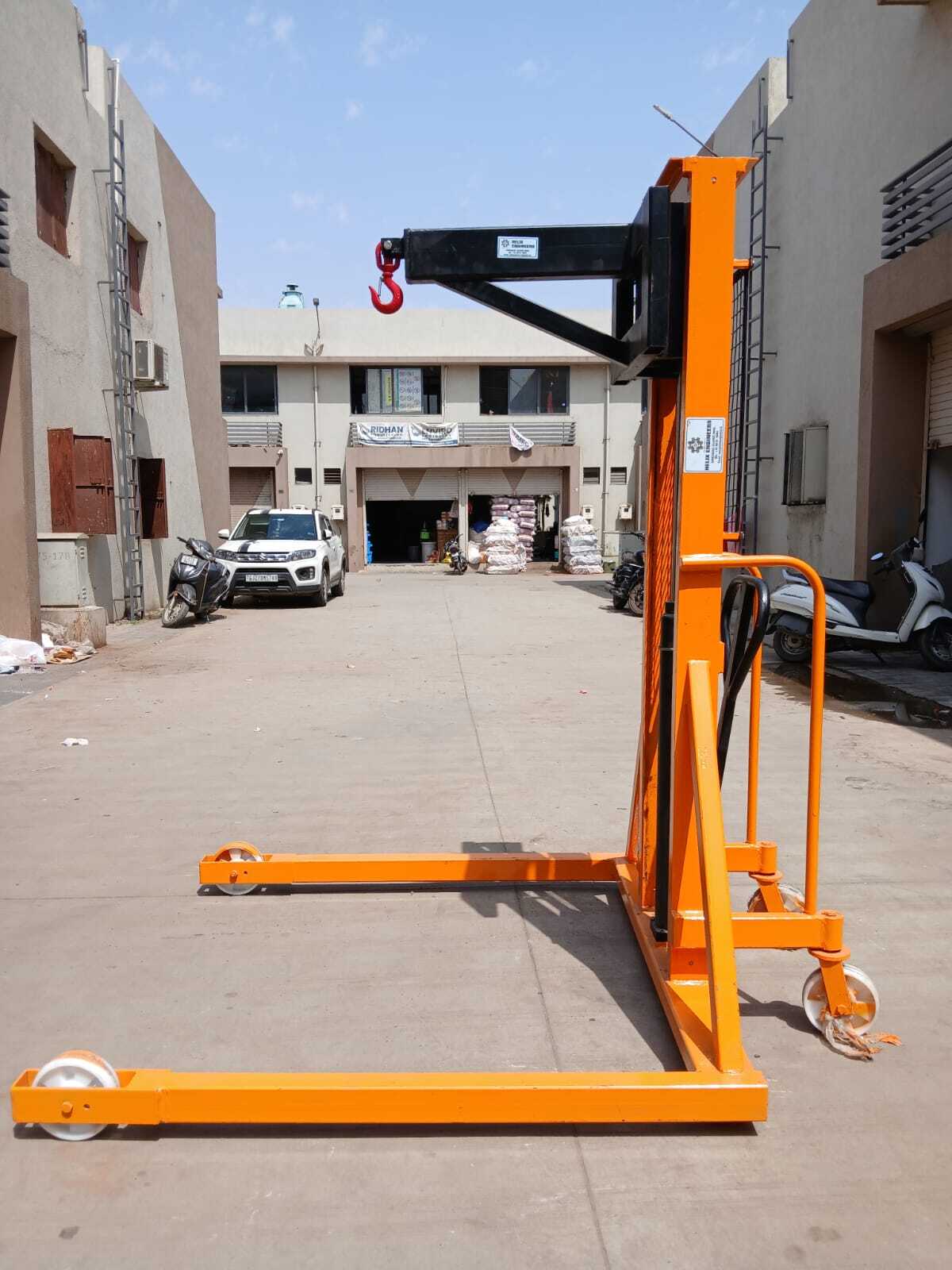Yellow/orange/red Manual Hook Stacker