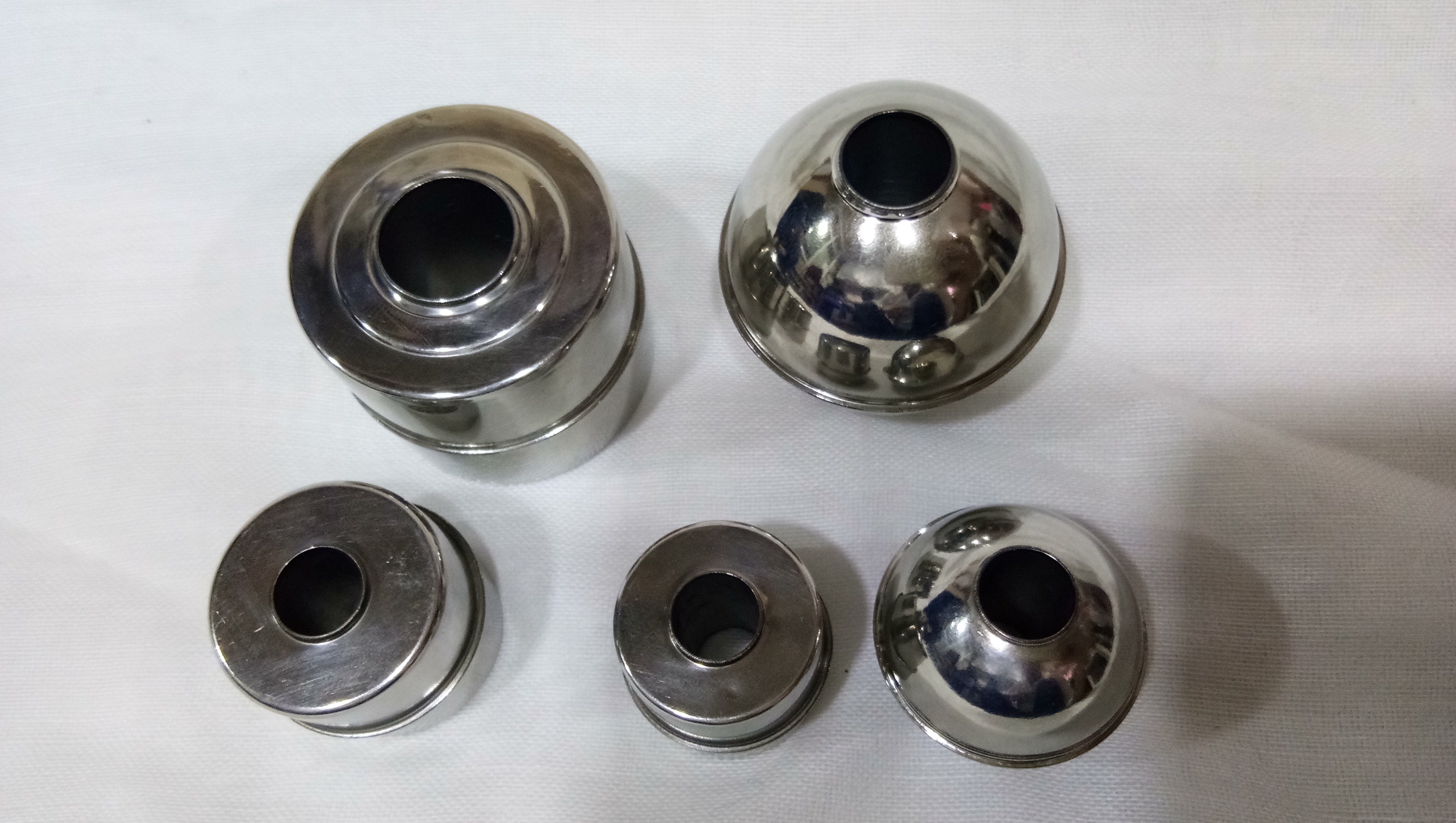 Stainless Steel Float - Color: Silver