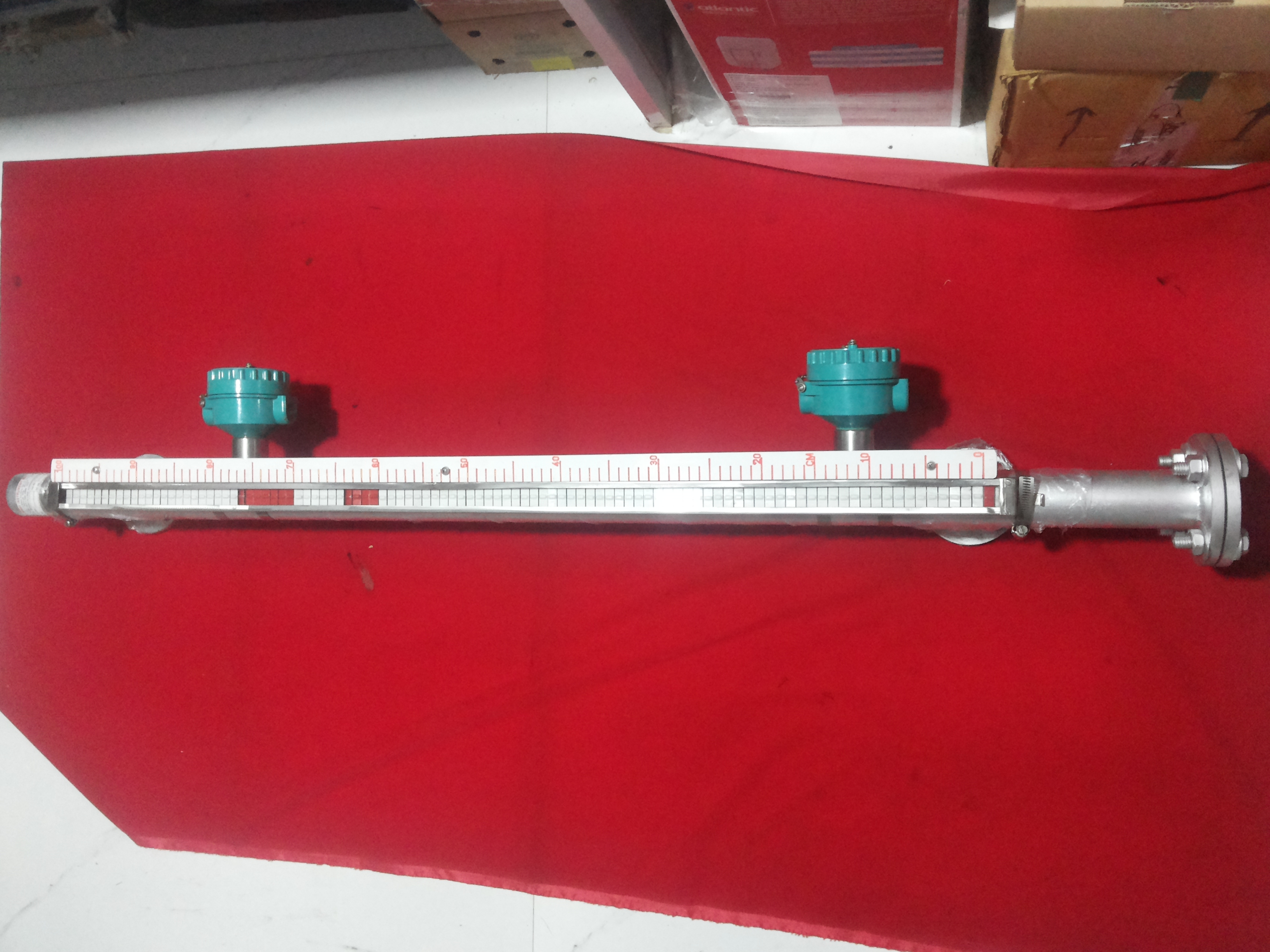Top Mounted Magnetic Level Indicator - Operating Temperature: 90 Celsius (Oc)
