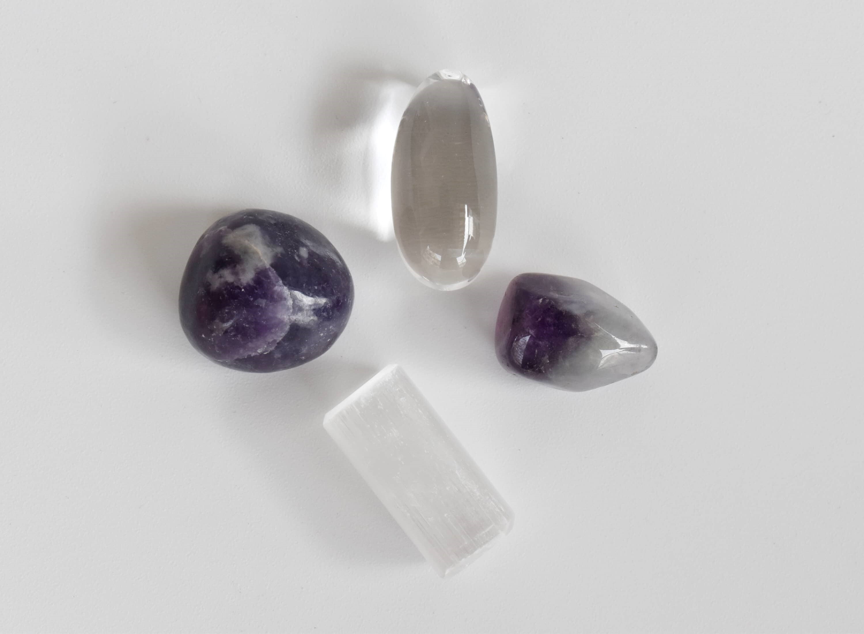 Crown Chakra Crystal Kit - Set 1: 4pcs Tumbled Stones (20-25mm) Set 2: Beads Bracelet (8mm) | Multi-color Natural Gemstones: Amethyst Quartz Lepidolite Selenite