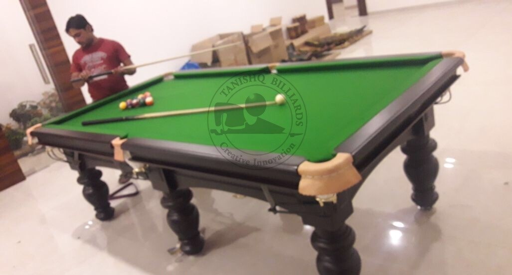 Royal Pool Board Table - Cue Forearm: Ash Wood