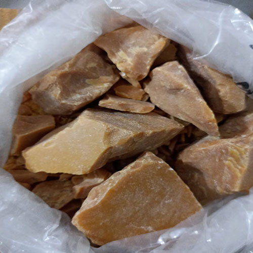 Carnauba Wax - 25 kg Solid Yellow Packaging | High Purity, Ideal for Industrial Applications, Room Temperature Storage
