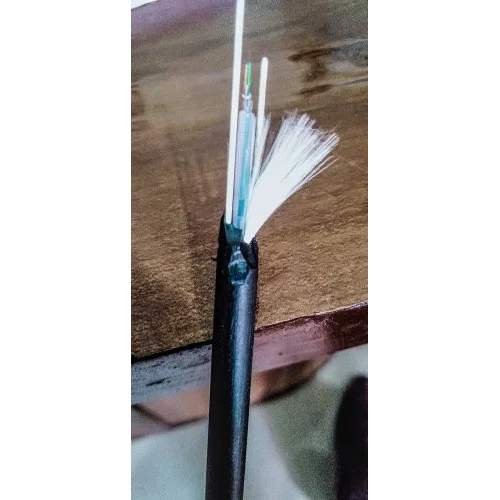 4 कोर यार्न फाइबर ऑप्टिकल केबल FRP+YARN2500TAX शुद्ध HDPE सामग्री 6,2 मिमी