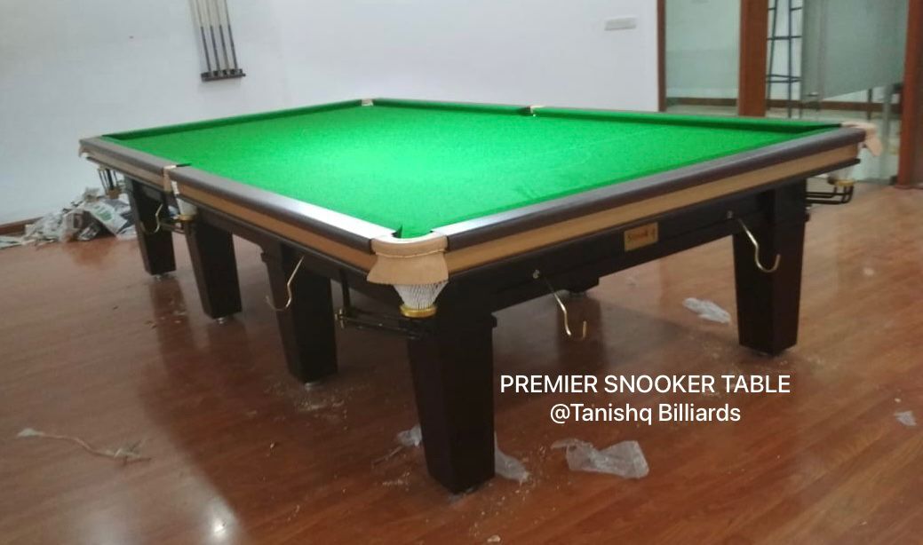 Imported Royal Snooker Table - Cue Forearm: Ash Wood