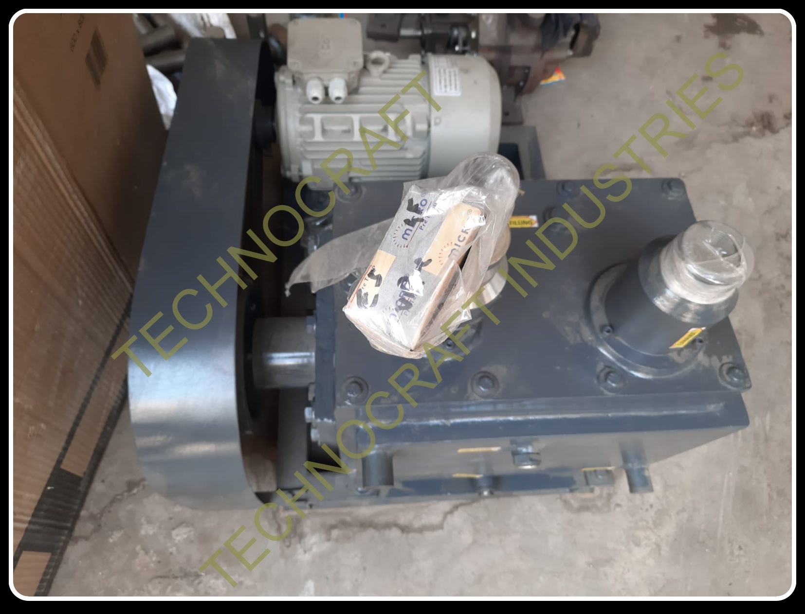 Vacuum Pump For Gold Casting - Graded Material, Flow Rate: 3.06 Mâ³/hr To 600 Mâ³/hr, Grey Color | Oil Seal Sealing, Max Suction: 760 Mm Of Hg, Ultimate Vacuum 0.005
