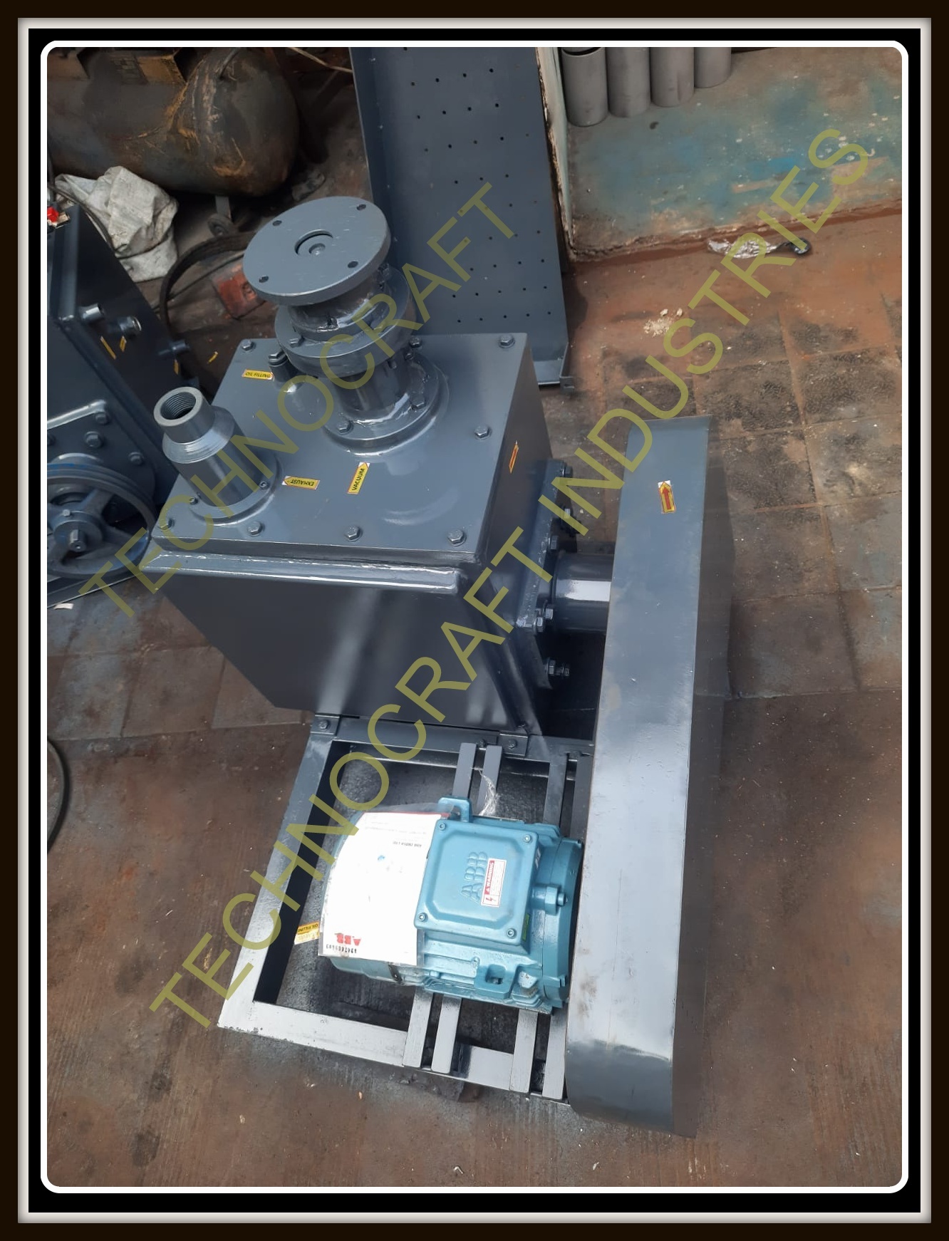 Double Stage Vacuum Pump - Cast Iron, Blue | Oil-sealed, High Efficiency, Non-return Valve, 50-10000 Lpm Flow Rate, 760 Mmhg Max Suction, Ideal For Dehydration Processes, Distillation, Vacuum Metallurgy