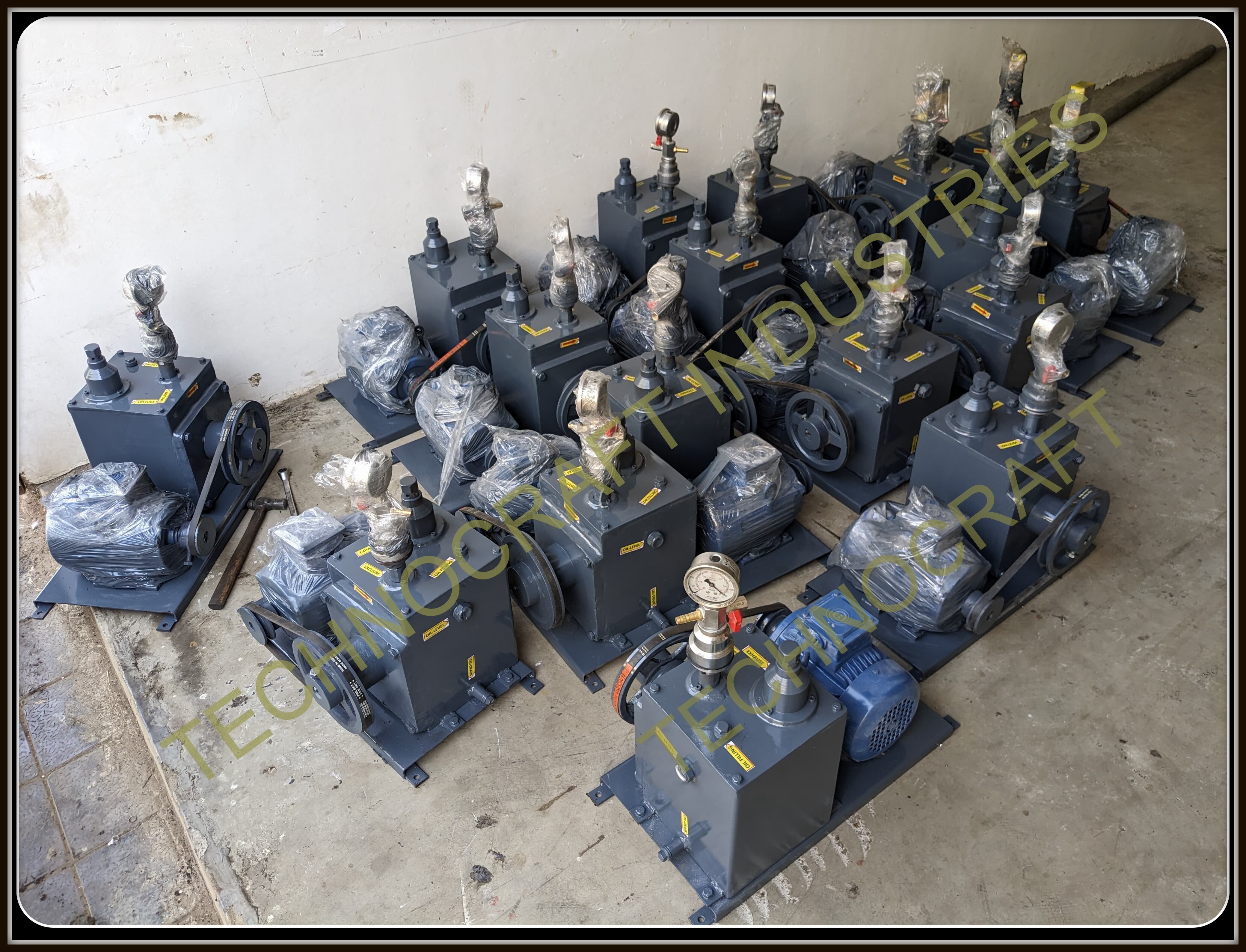 Double Stage Vacuum Pump - Cast Iron, Blue | Oil-sealed, High Efficiency, Non-return Valve, 50-10000 Lpm Flow Rate, 760 Mmhg Max Suction, Ideal For Dehydration Processes, Distillation, Vacuum Metallurgy