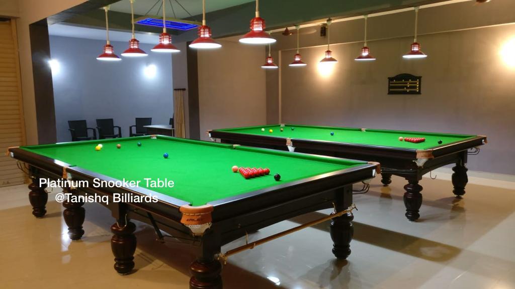 Italian Slates Billiards Table - Cue Forearm: Ash Wood