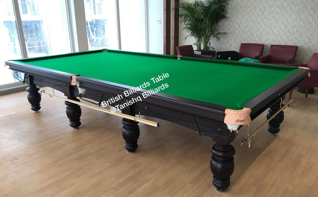 Green Billiards Snooker Table - Cue Forearm: Ash Wood