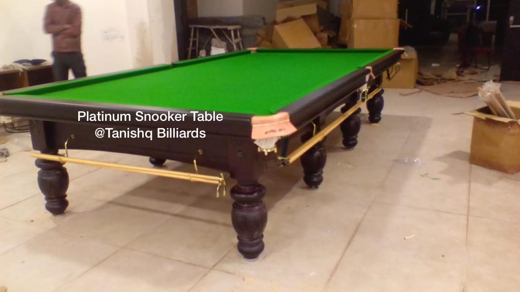 Green Billiards Snooker Table - Cue Forearm: Ash Wood