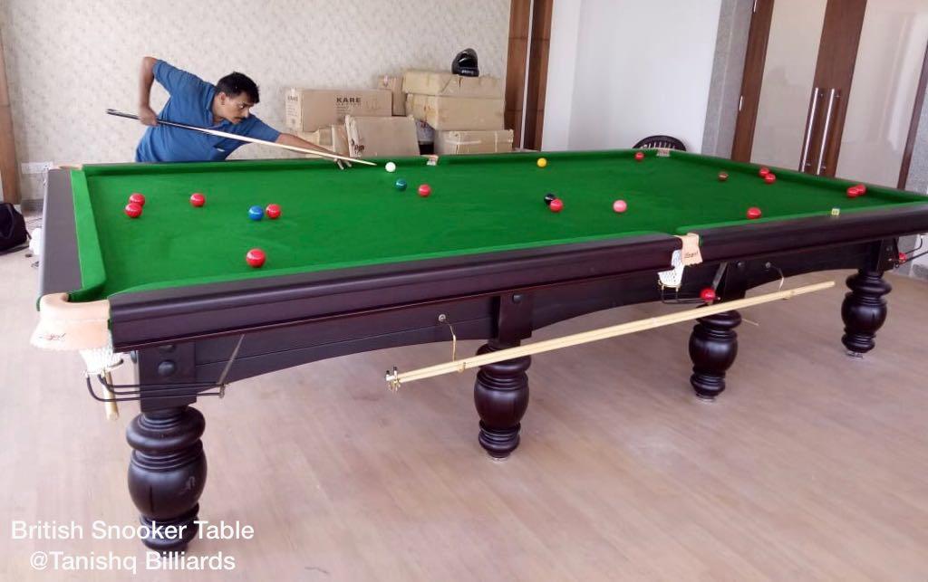 Green Billiards Snooker Table - Cue Forearm: Ash Wood