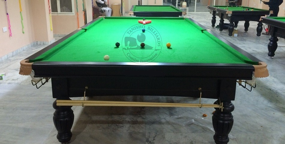 Green Billiards Snooker Table - Cue Forearm: Ash Wood