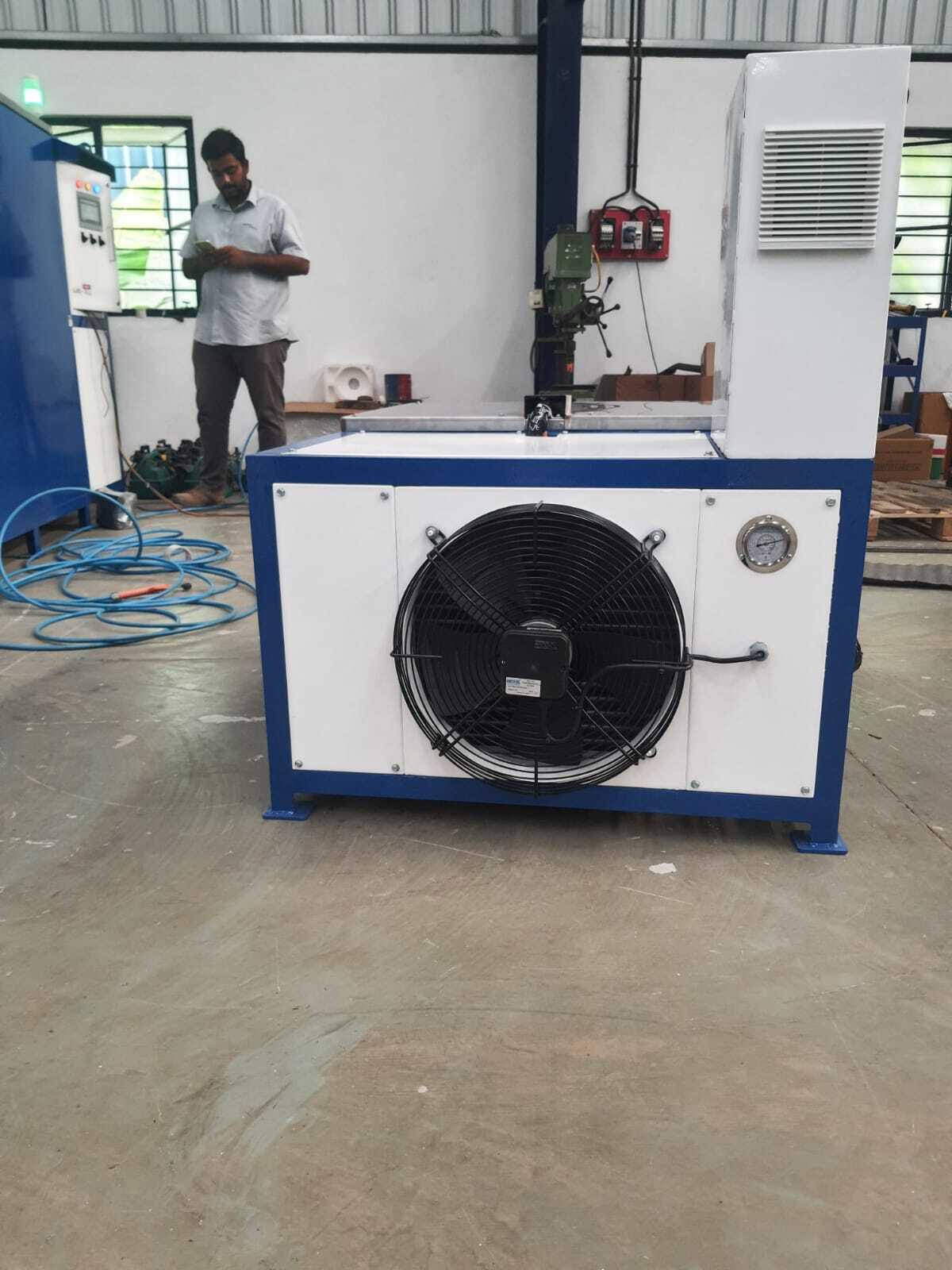 Industrial Air Cooled Chiller - 2 Ton 3 Phase Power Supply Blue Metal Housing | Efficient Cooling For Food Chemical And Plastic Industries 24000 Btu/h Capacity Low Noise At 67 Db Customizable Dimensions