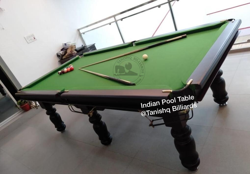 Regular Pool Table - Cue Forearm: Ash Wood