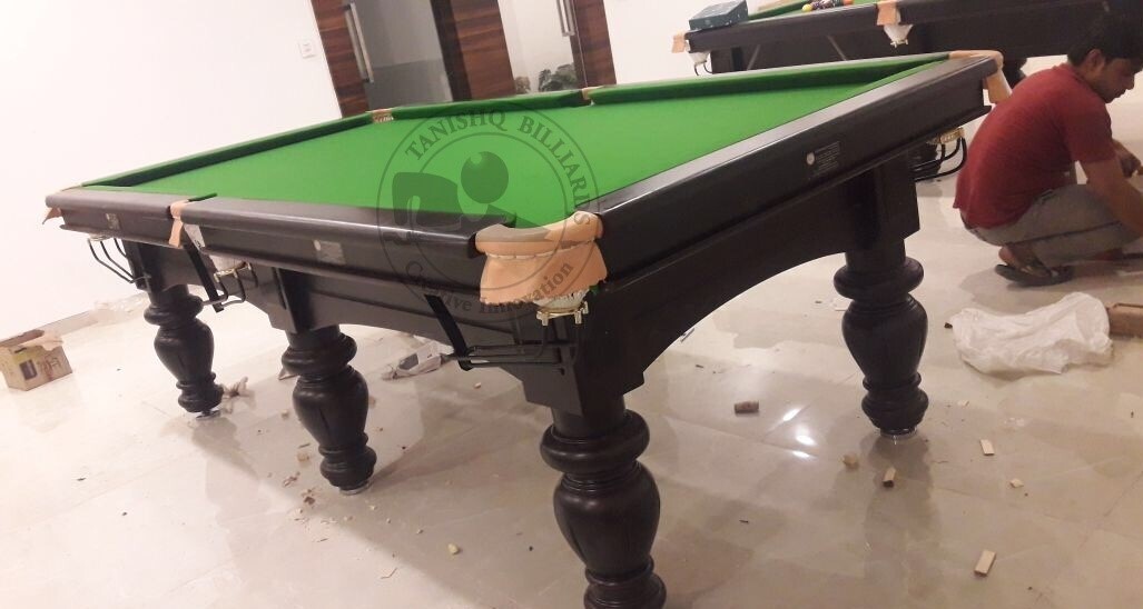 8 Foot Pool Table - Eight Feet Pool Table - Cue Forearm: Ash Wood
