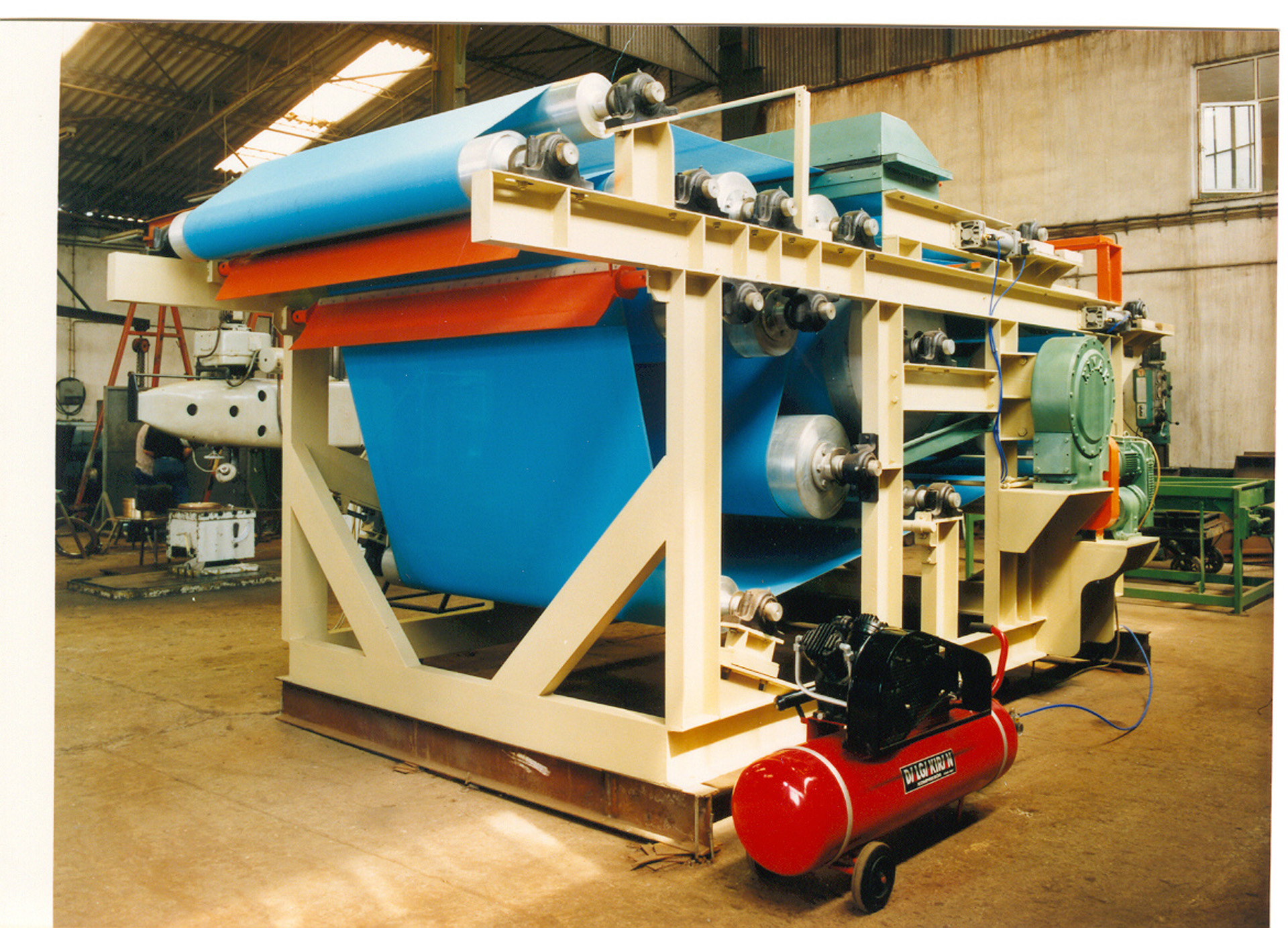 Belt Press Filter Machine - Color: Blue