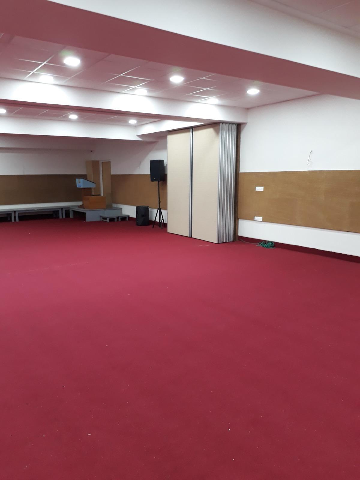 Folding Partition - Lightweight Aluminum, Customizable Size Options | Versatile Space Divider For Offices And Events