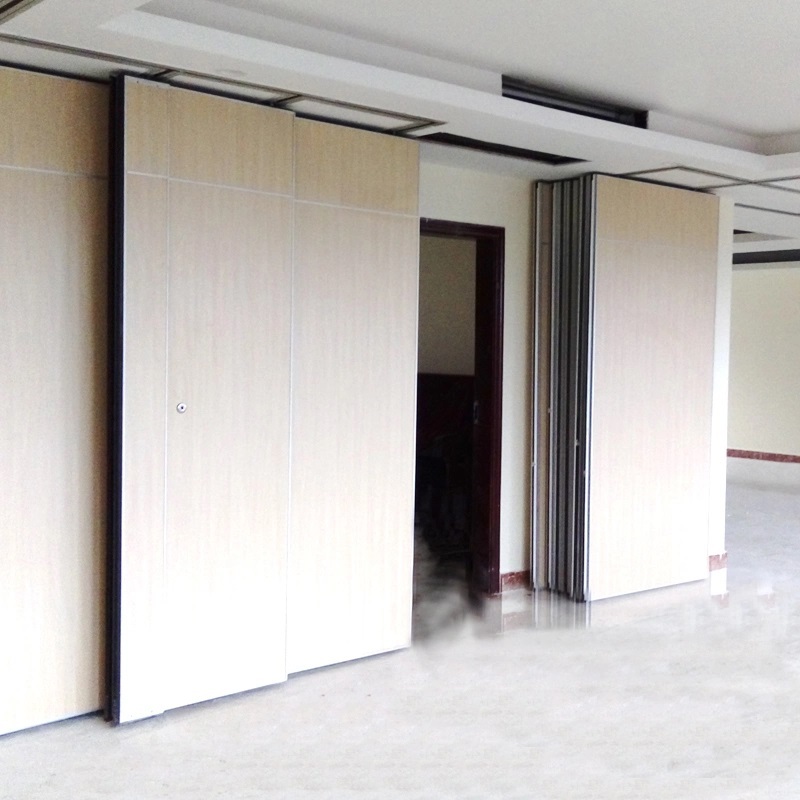 Folding Partition - Lightweight Aluminum, Customizable Size Options | Versatile Space Divider For Offices And Events