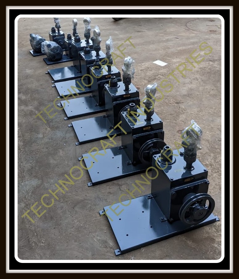 Laboratory Oil Sealed Vacuum Pump - Color: Grey