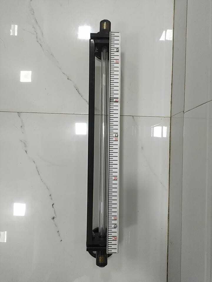 Transparent Level Gauge - Stainless Steel 304, Flanged To Class 150, 40 Bar Pressure | Ideal For Saturated Steam In Oil Refineries, Food And Beverages Industry, Petro Chemical Plants, Chemical Processing, Water Engineering