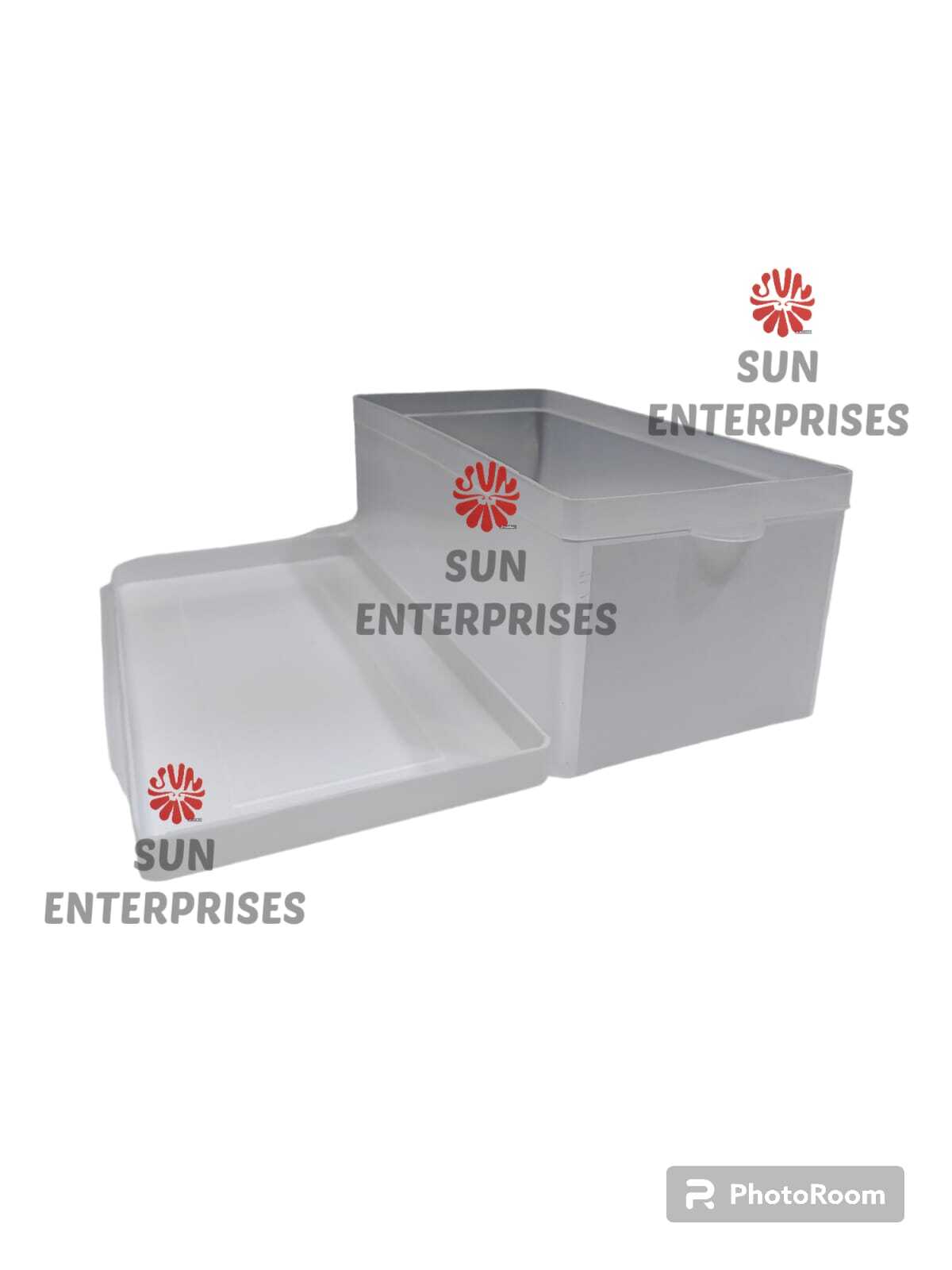 Transparent Plastic Box - Size: 8" X 2.5" X 3"