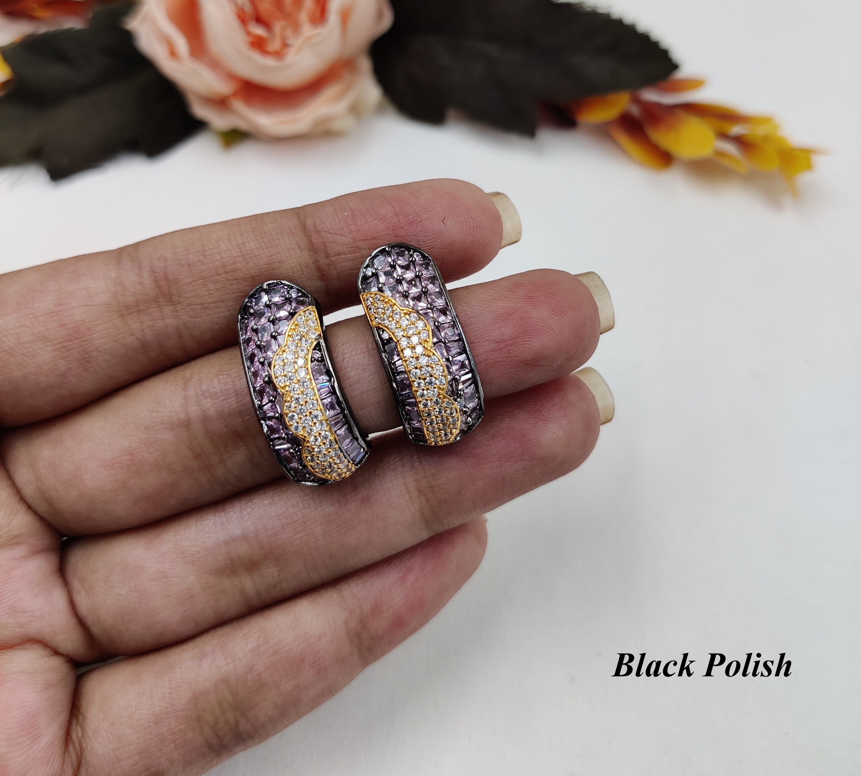 Curvy Style Studs - Gender: Women