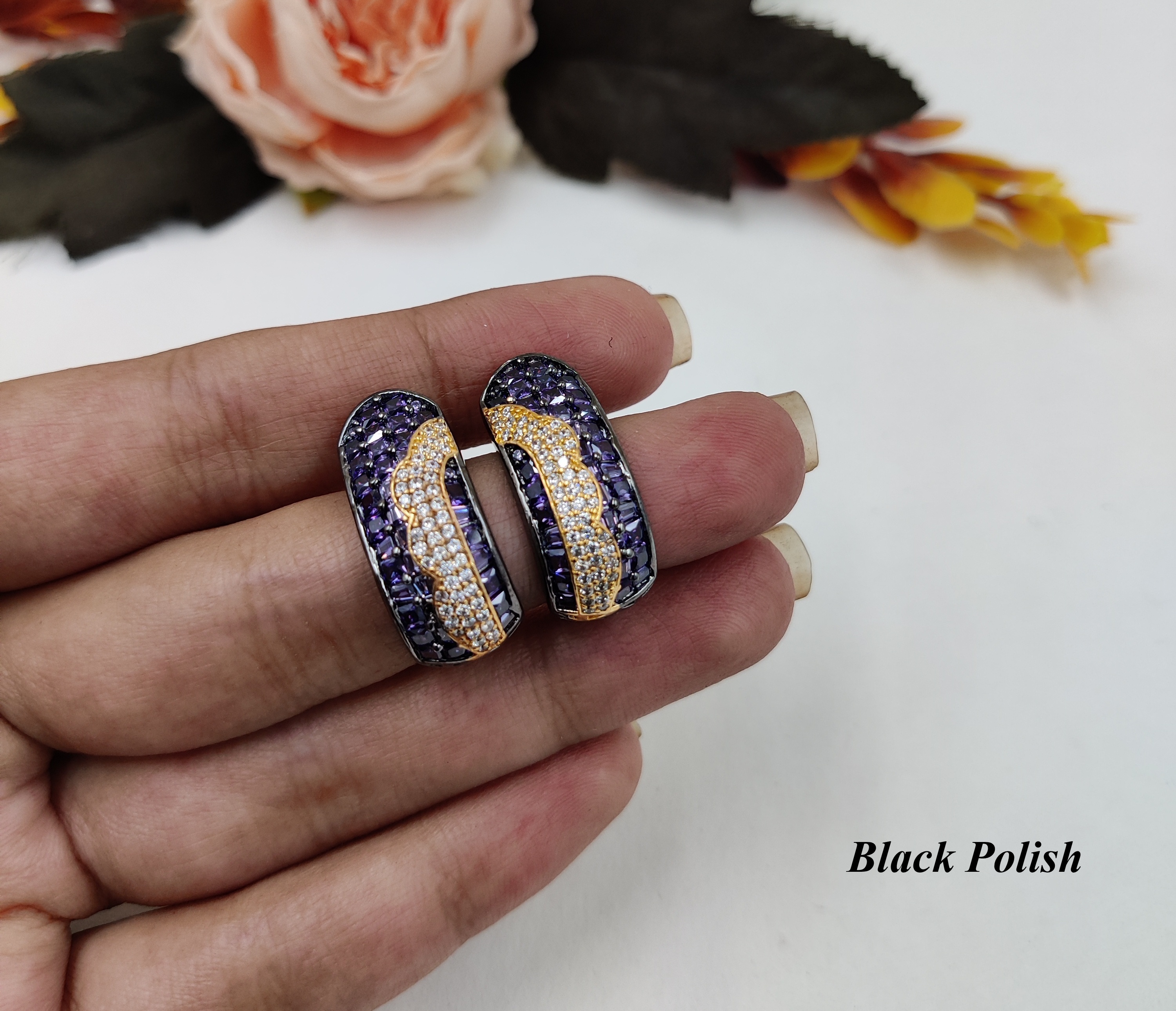 Curvy Style Studs - Gender: Women