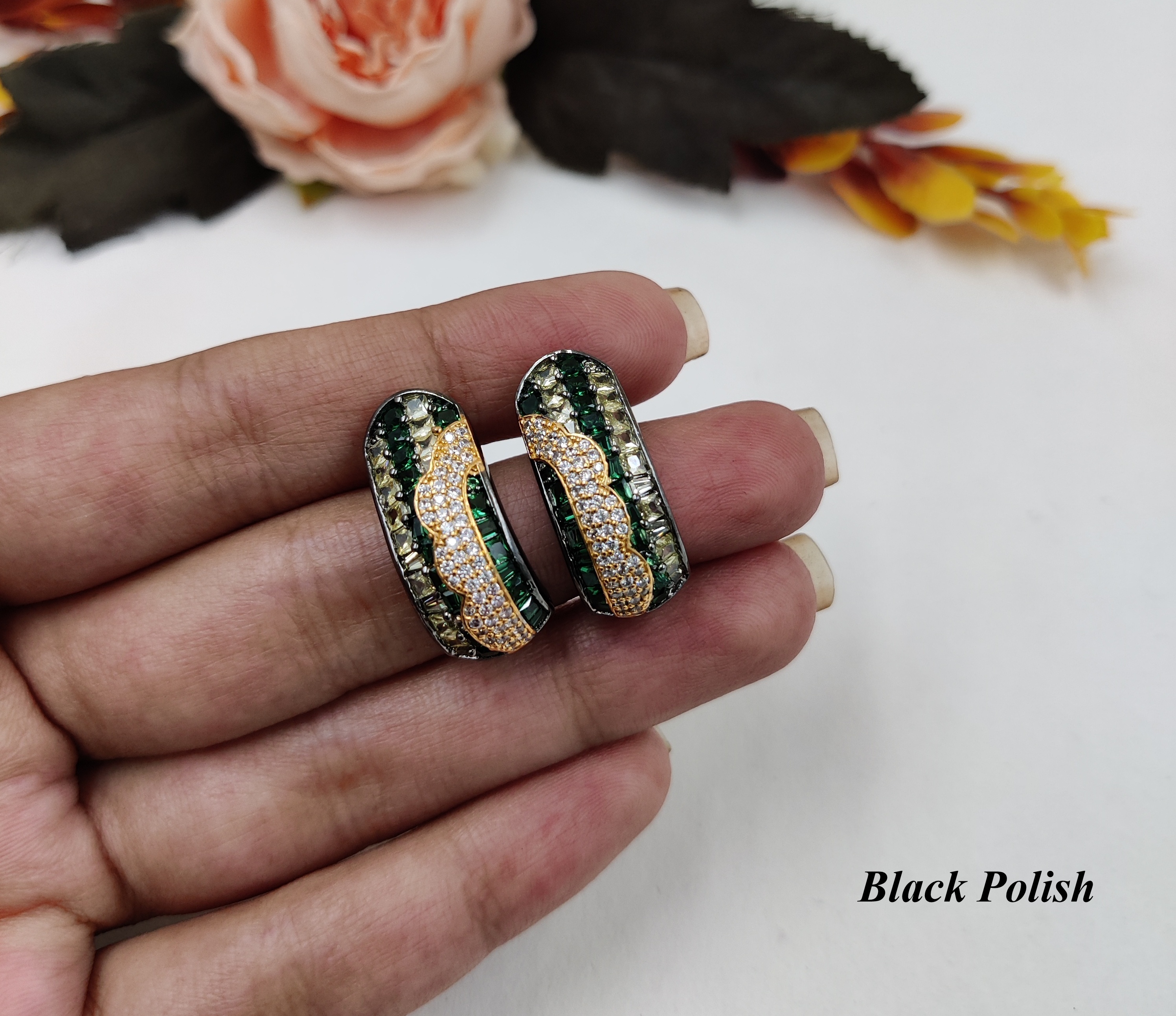 Curvy Style Studs - Gender: Women
