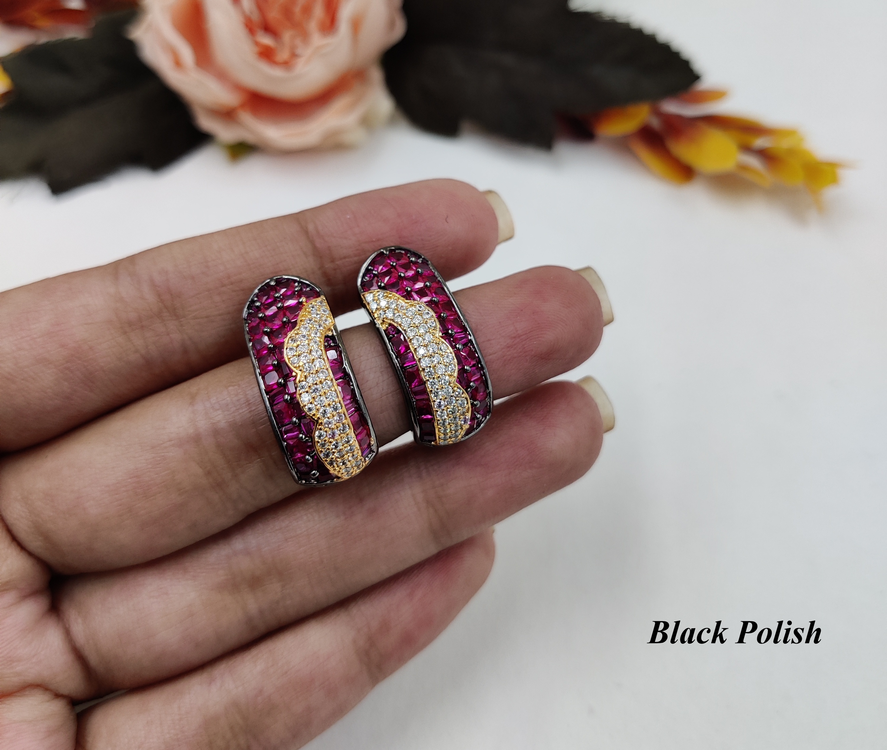 Curvy Style Studs - Gender: Women