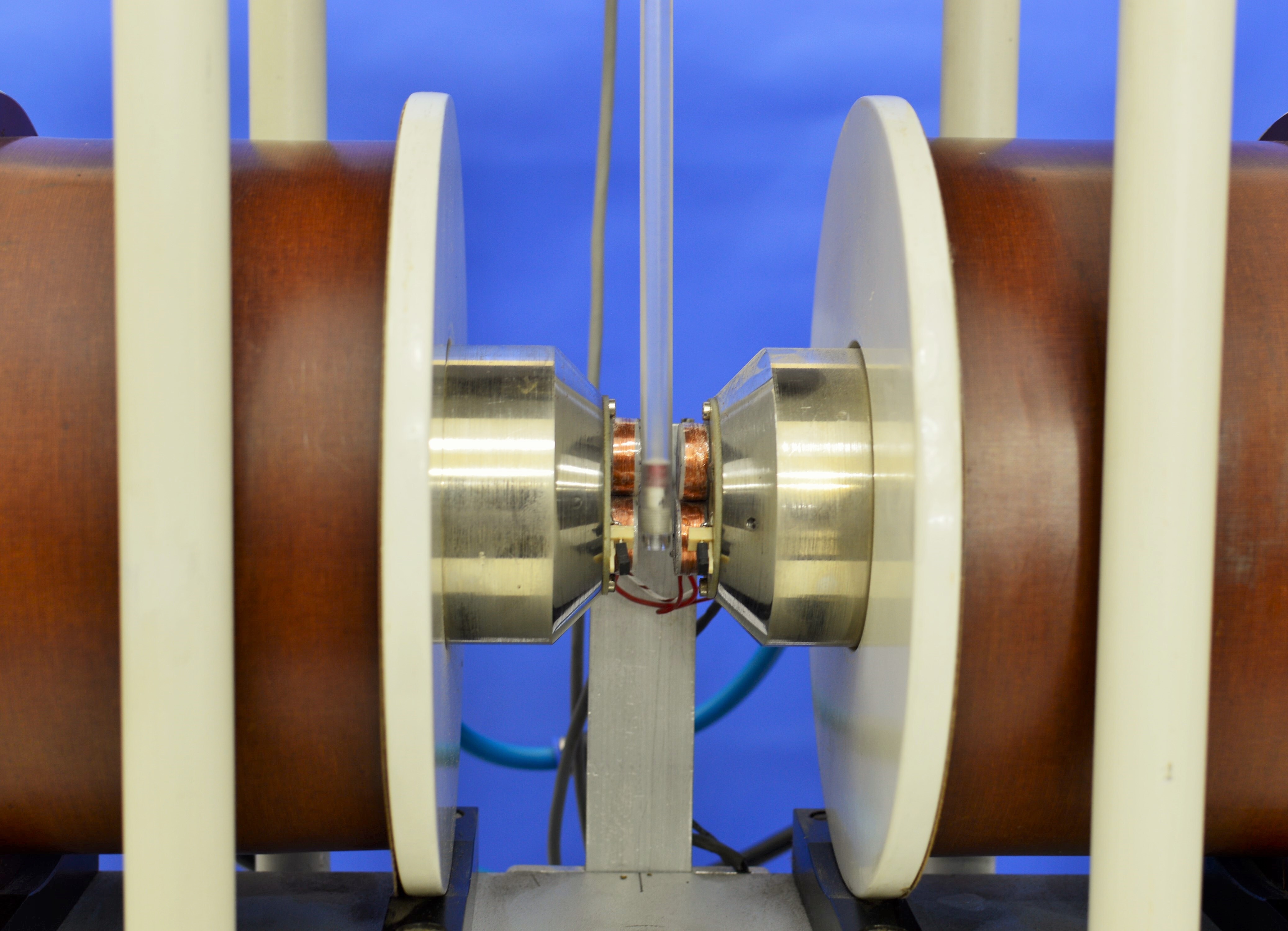 Vibrating Sample Magnetometer - Application: Laboratory Experiment