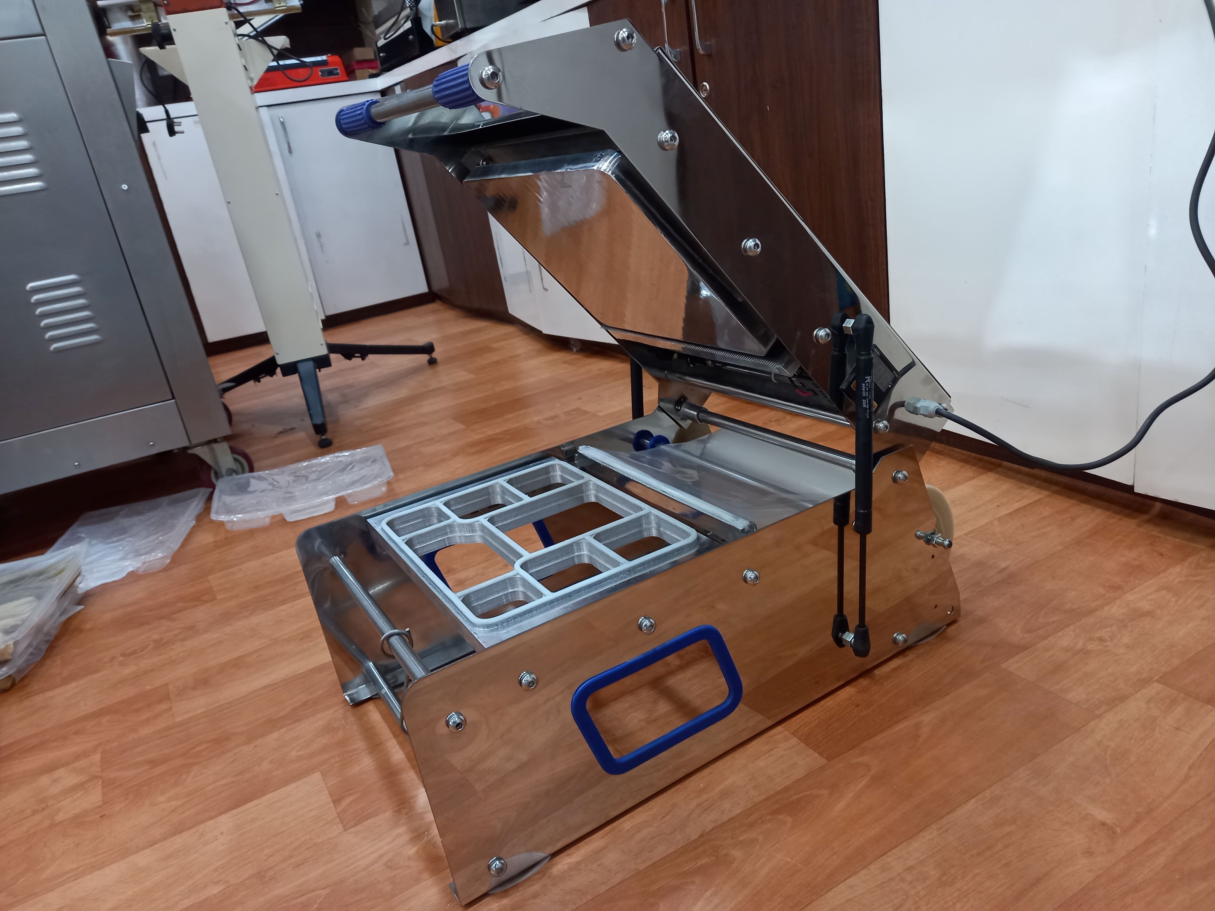 Meal Tray Sealing Machine - Automation Grade: Semi Automatic