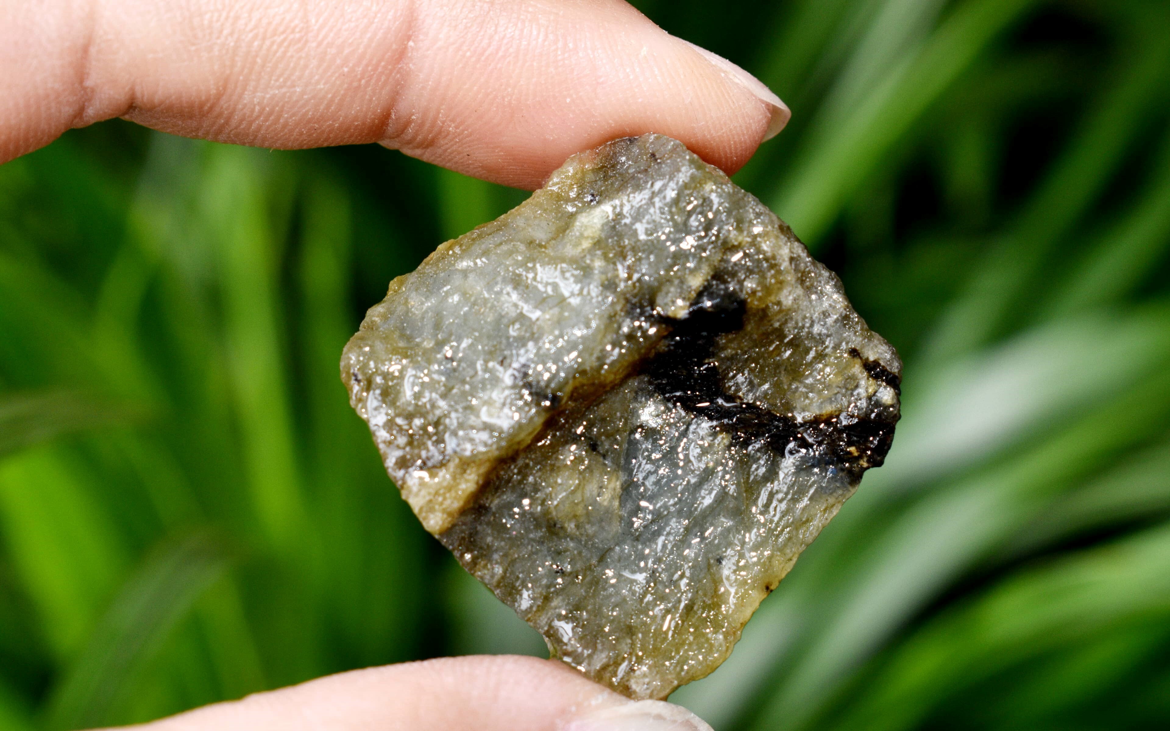Labradorite Rough Stone Crystal Raw Stone Rough Rock - Grade: Aaa