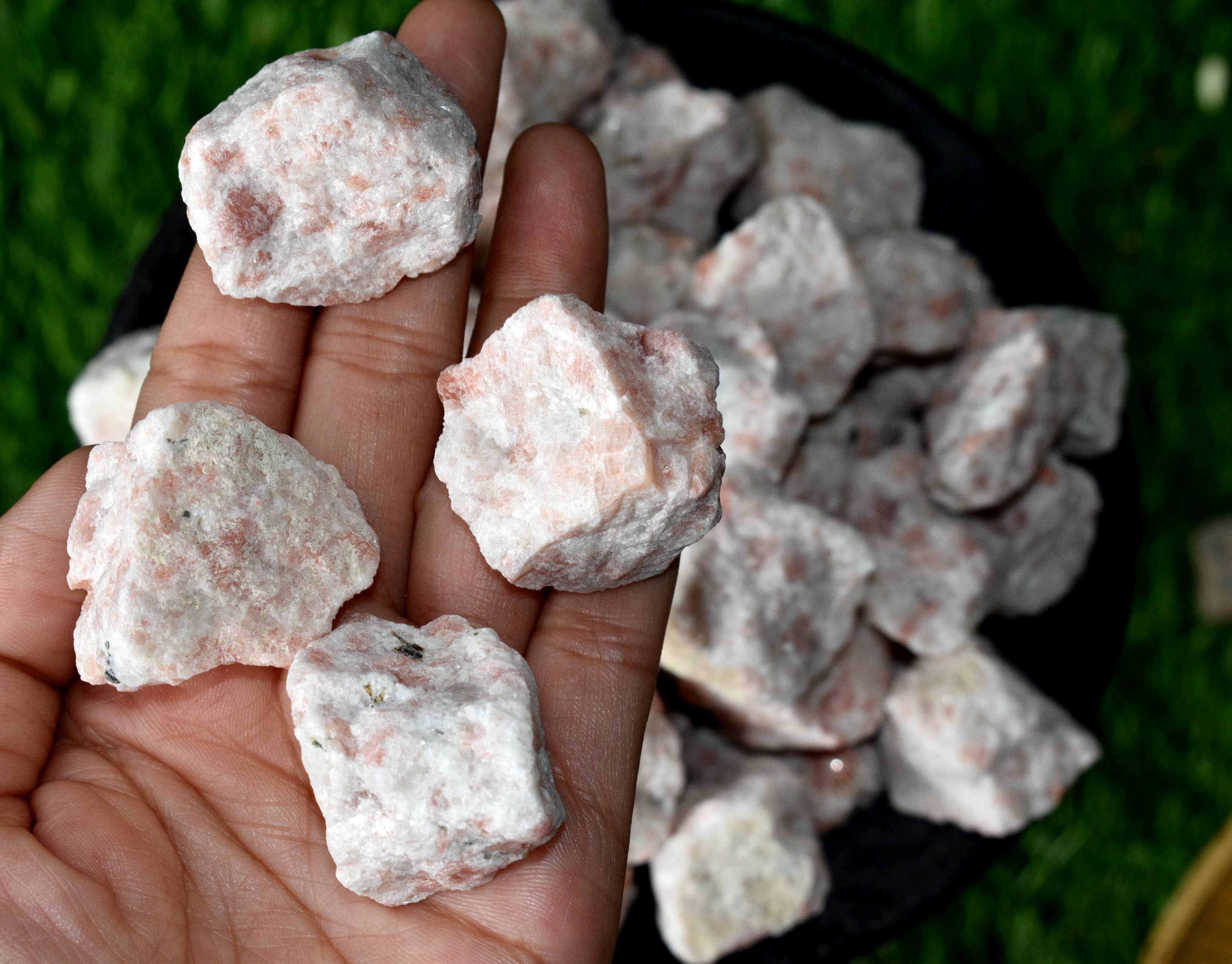 Sunstone Crystal - 1 Inch Natural Rough Stone , Aaa Grade Unique Patterns