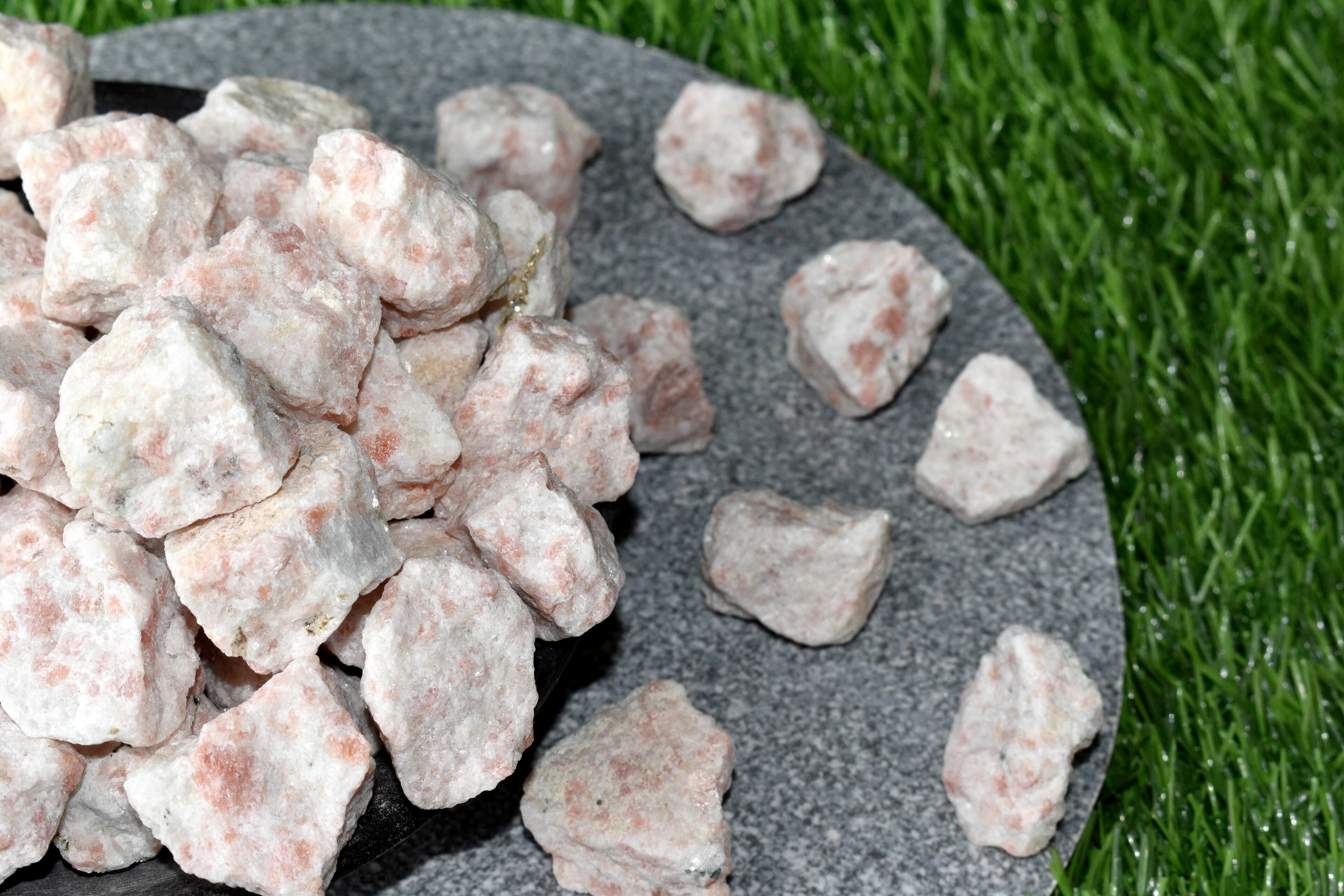 Sunstone Crystal - 1 Inch Natural Rough Stone , Aaa Grade Unique Patterns