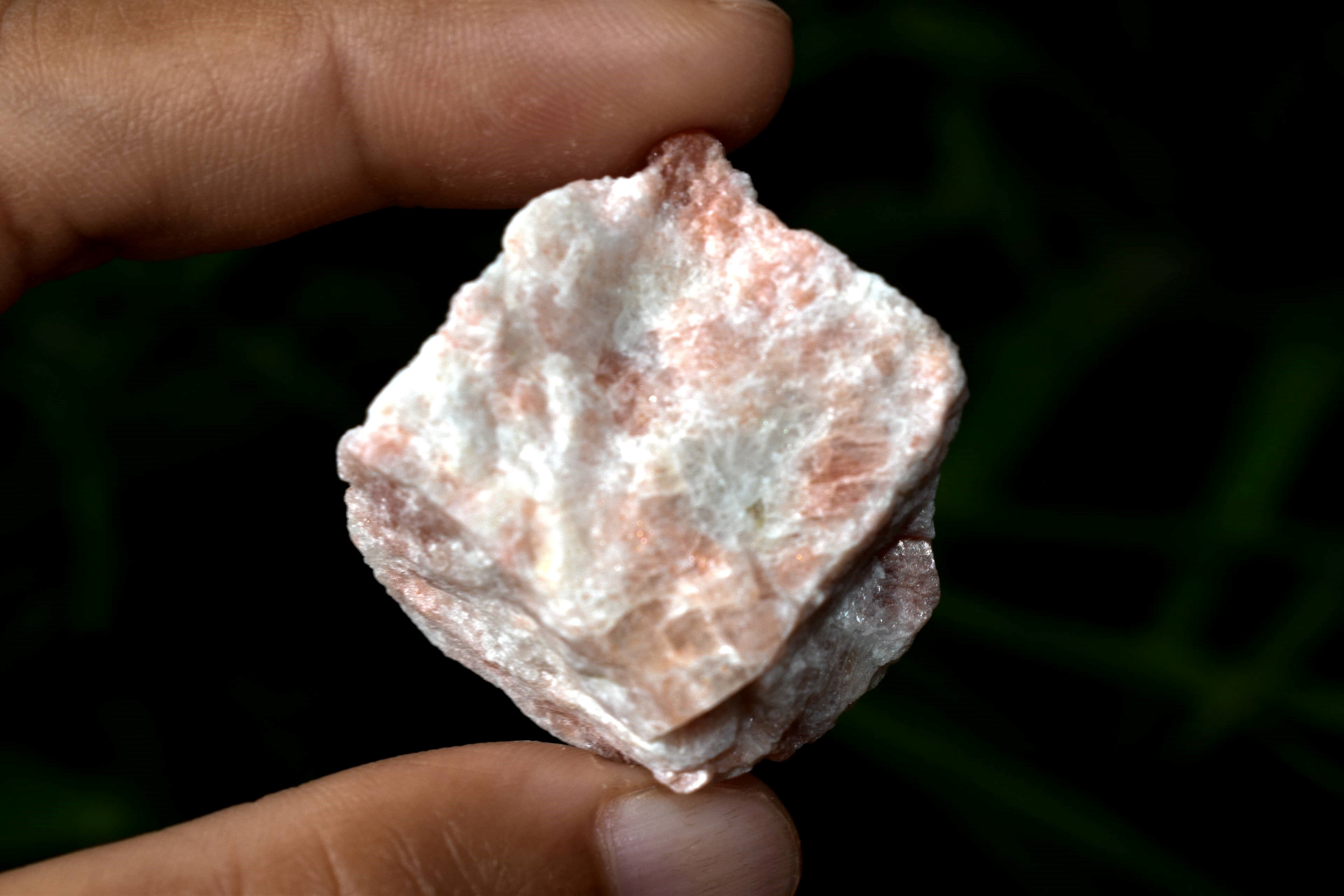 Sunstone Crystal - 1 Inch Natural Rough Stone , Aaa Grade Unique Patterns