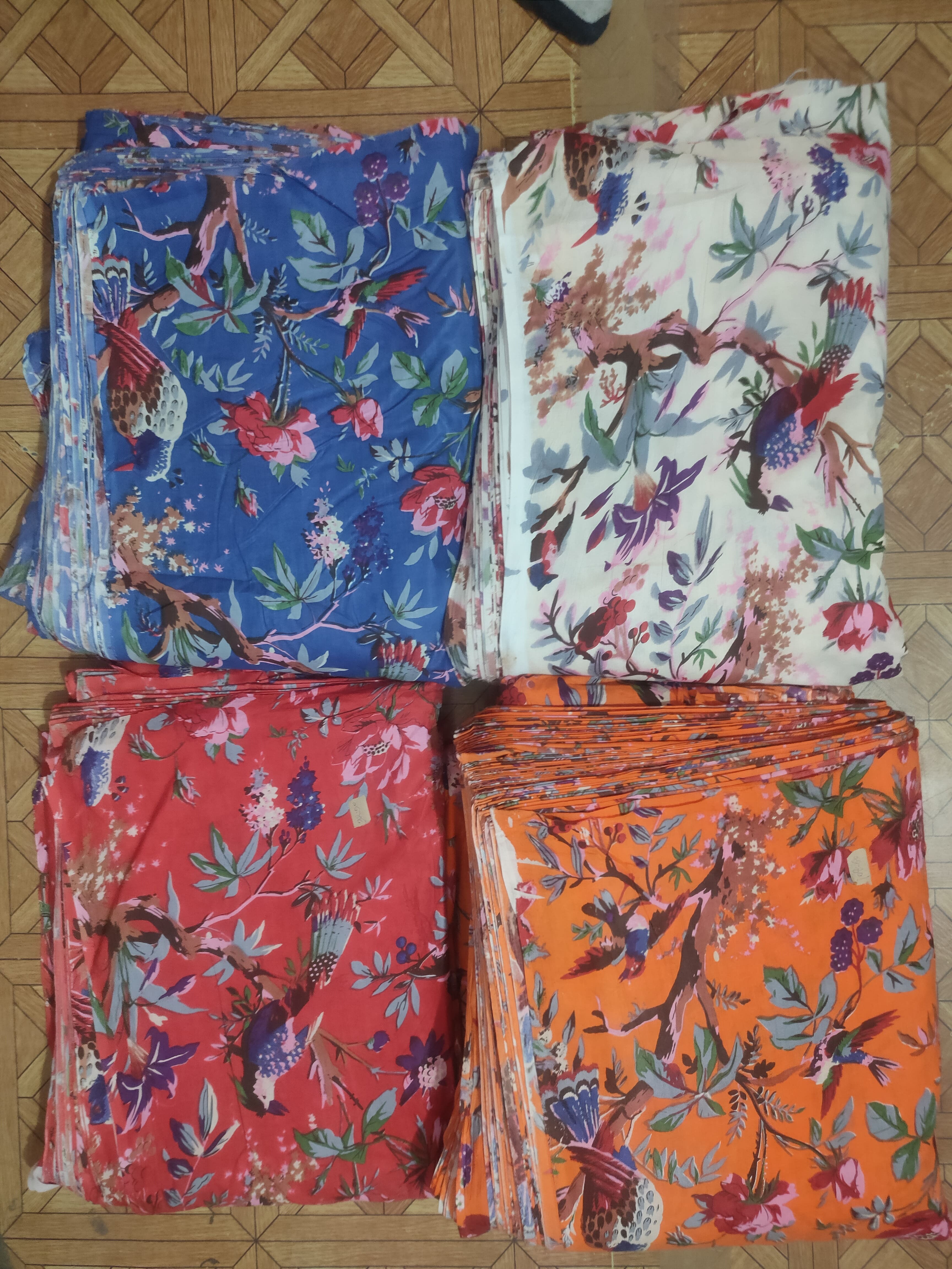 Cotton Printed Fabrics - Color: Multicolour