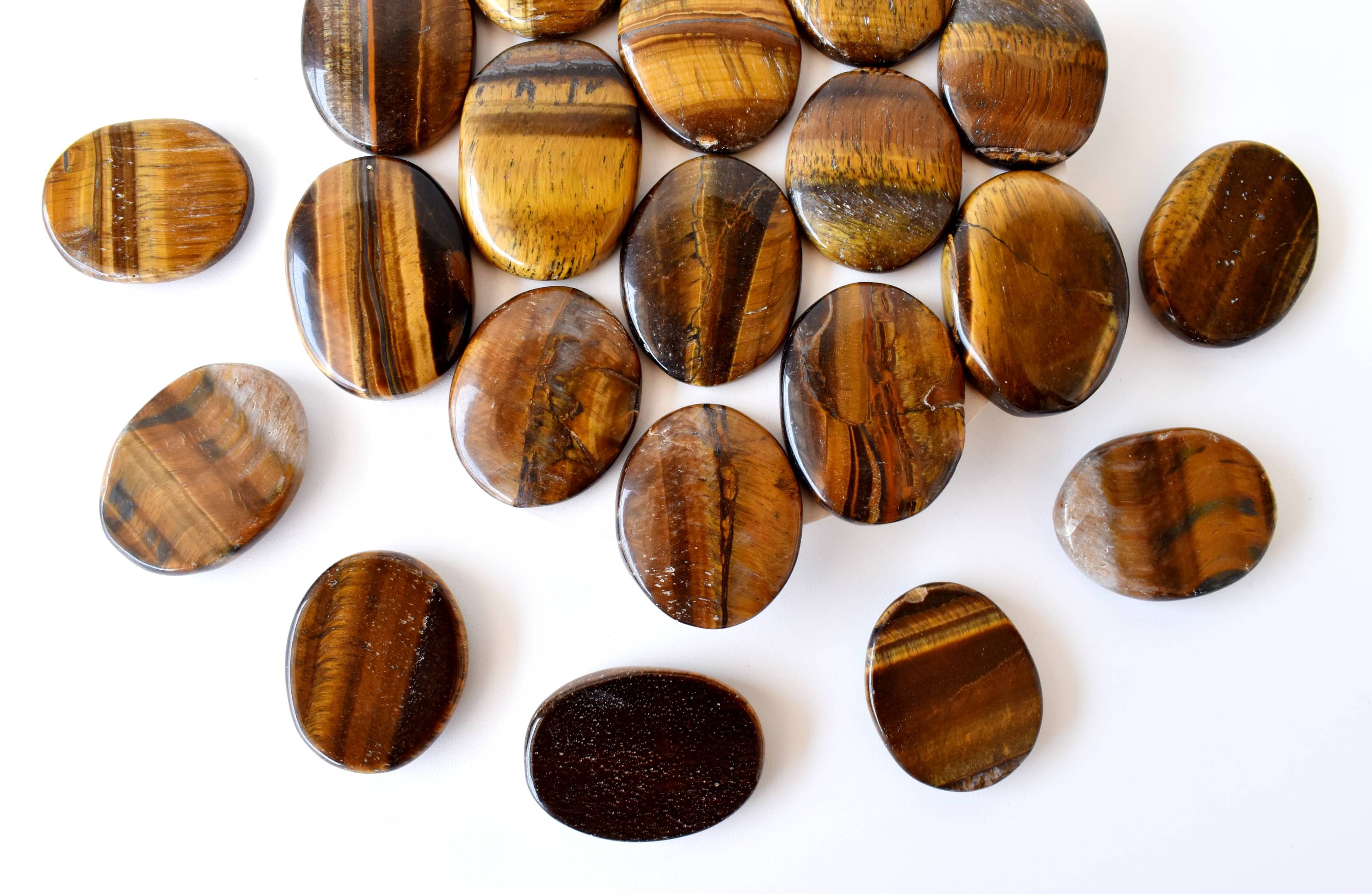 Tiger Eye Flat Stone - Aaa Grade Natural Stone 1.5 Inch Size Brown Color | Polished Oval Design Smooth Flat Back For Comfortable Hold