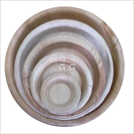 Areca Leaf Palm Plates का उपयोग पारंपरिक भारतीय भोजन के लिए अत्यधिक किया जाता है। ये प्लेटें पर्यावरण के अनुकूल और बायोडिग्रेडेबल होती हैं, जो उन्हें उपयोग में सुरक्षित बनाती हैं।