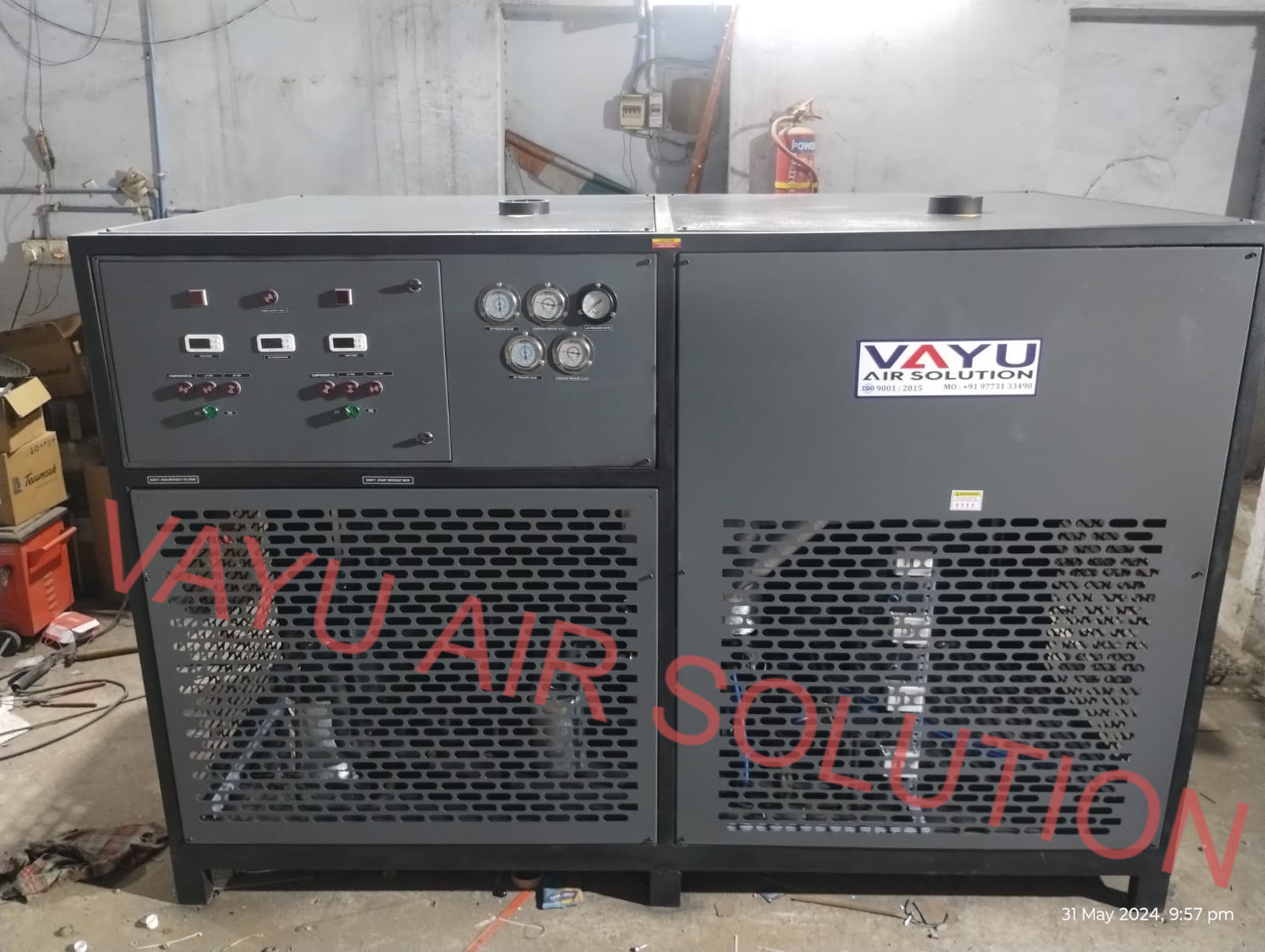 1600cfm Refrigerated Air Dryer - Color: Black