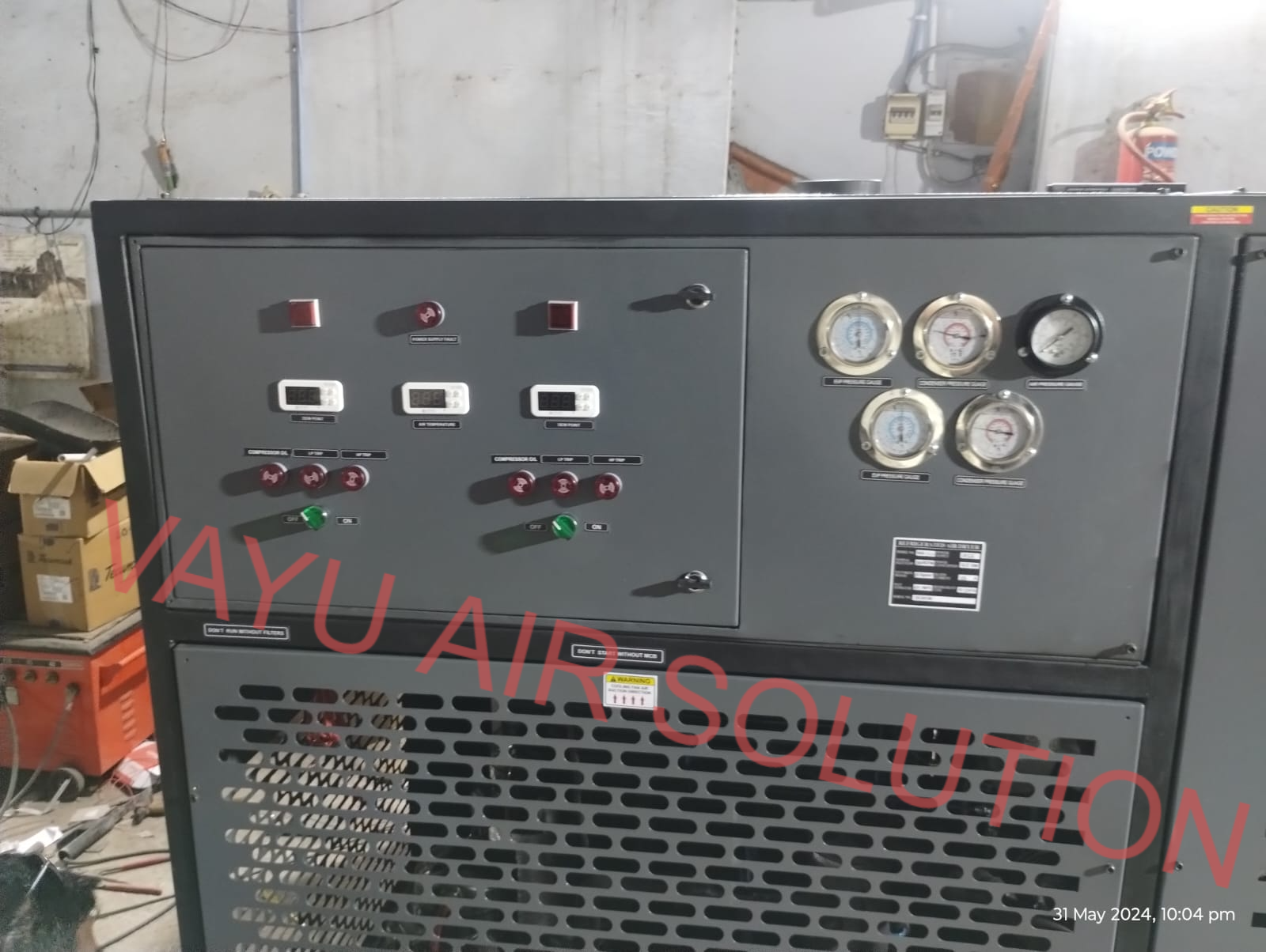 1600cfm Refrigerated Air Dryer - Color: Black