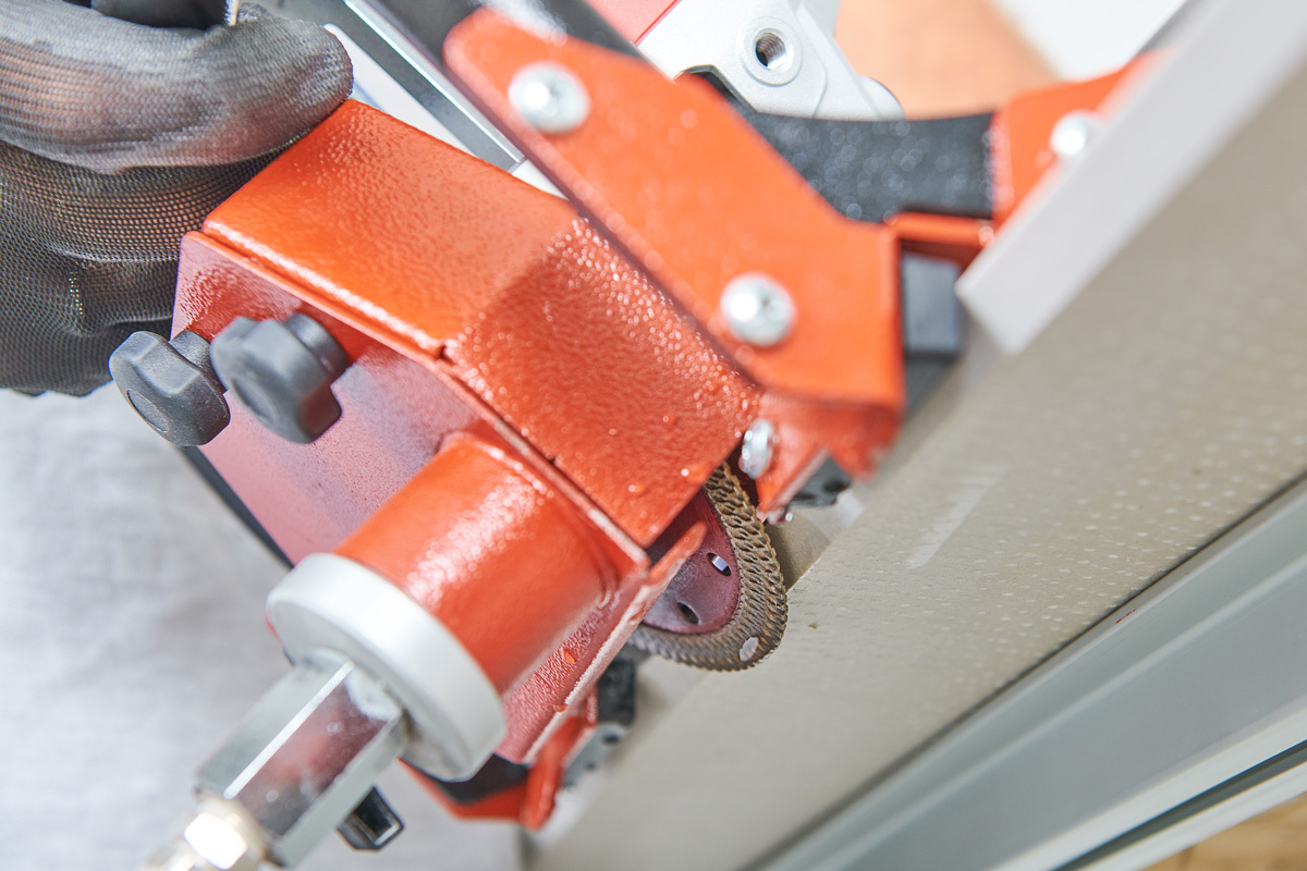 Red Raimondi - Angle Cutting Device To Perform 45 Degree.