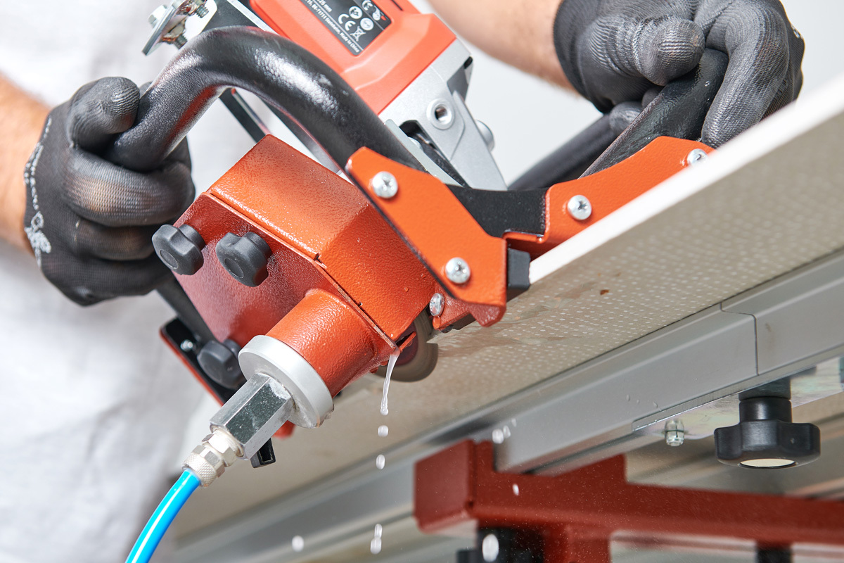 Red Raimondi - Angle Cutting Device To Perform 45 Degree.
