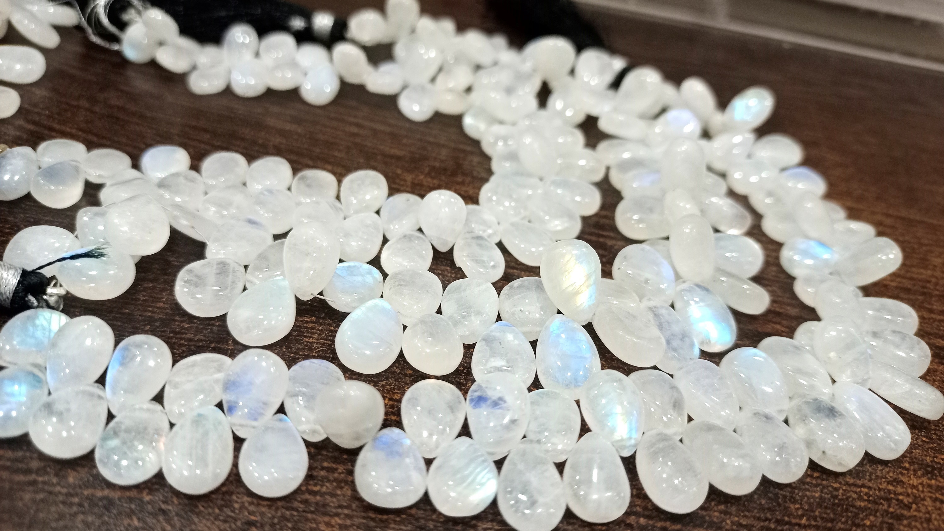 Natural White Rainbow Moonstone Pear Shape 4x6mm To 5x7mm Per Strand 8''long - Occasion: Causal