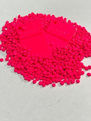 Fluorescent Pink Masterbatch - PE & LLDPE Carrier, Bright Vibrant Color for Enhanced Visual Impact