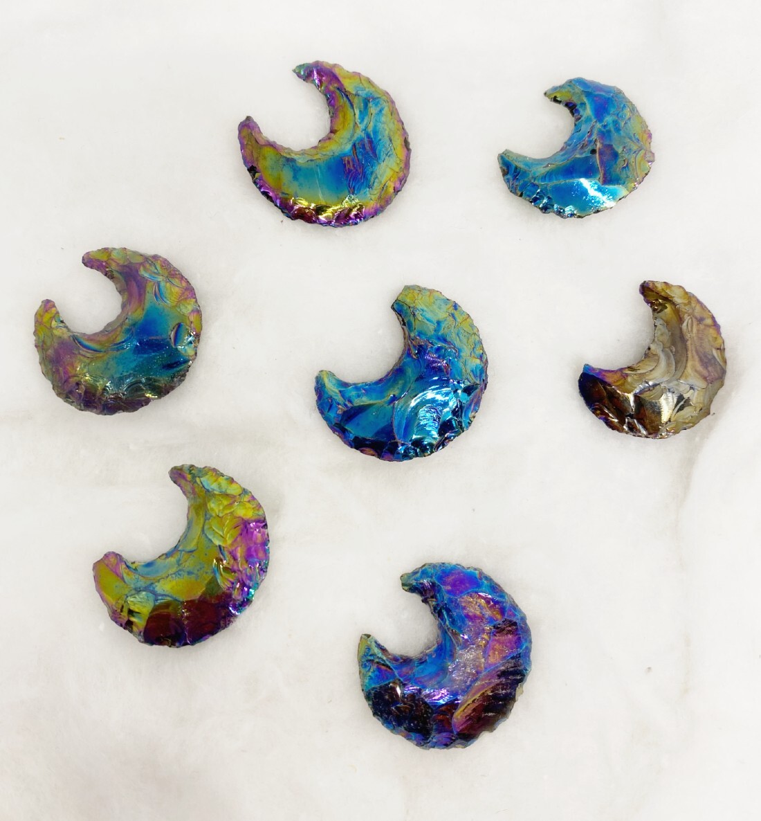 Aura Quartz Titanium Moon Arrowhead Points Crystal Arrowheads - Natural Indian Agate, 1 Inch, Multicolour | Handcrafted Design, Promotes Tranquility & Creativity