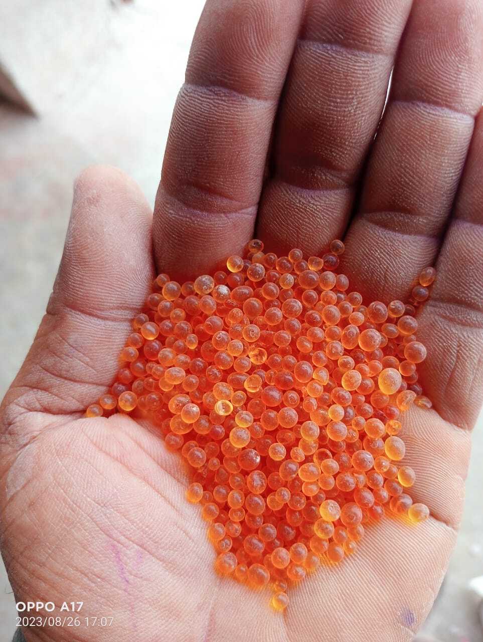 Orange To Dark Green Indicating Type Silica Gel Beads - Grade: Industrial Grade
